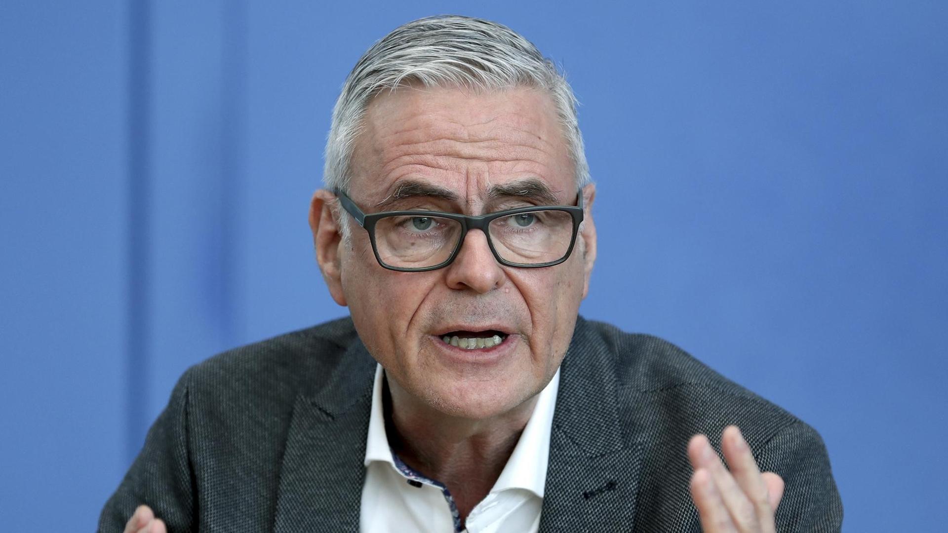 Uwe Janssens von der Intensivmedizingesellschaft DGIIN Uwe Janssens von der Intensivmedizingesellschaft DGIIN