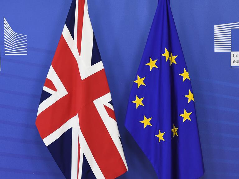 Flaggen von Großbritannien und der Europäischen Union