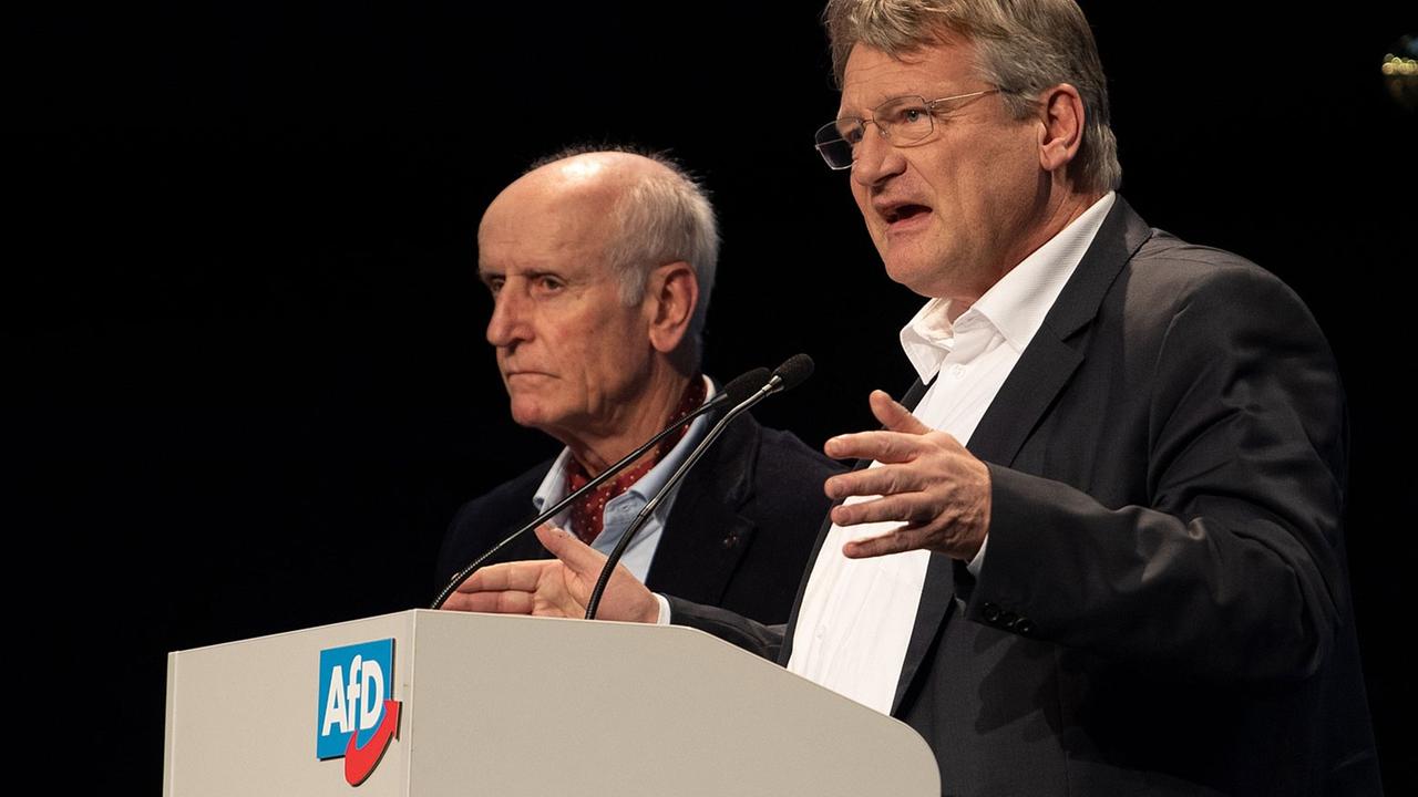 Jörg Meuthen, AfD-Vorsitzender und Spitzenkandidat seiner Partei für die Europawahl 2019, spricht bei der Europawahlversammlung der Alternative für Deutschland in der Sachsen-Arena. Jörg Meuthen, AfD-Vorsitzender und Spitzenkandidat seiner Partei für die Europawahl 2019, spricht bei der Europawahlversammlung der Alternative für Deutschland in der Sachsen-Arena.