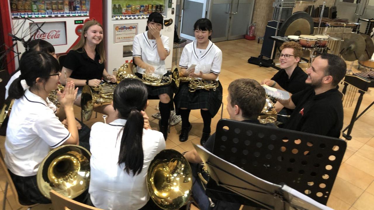 Junge Musikerinnen und Musiker aus Deutschland und Japan im Gespräch Junge Musikerinnen und Musiker aus Deutschland und Japan im Gespräch