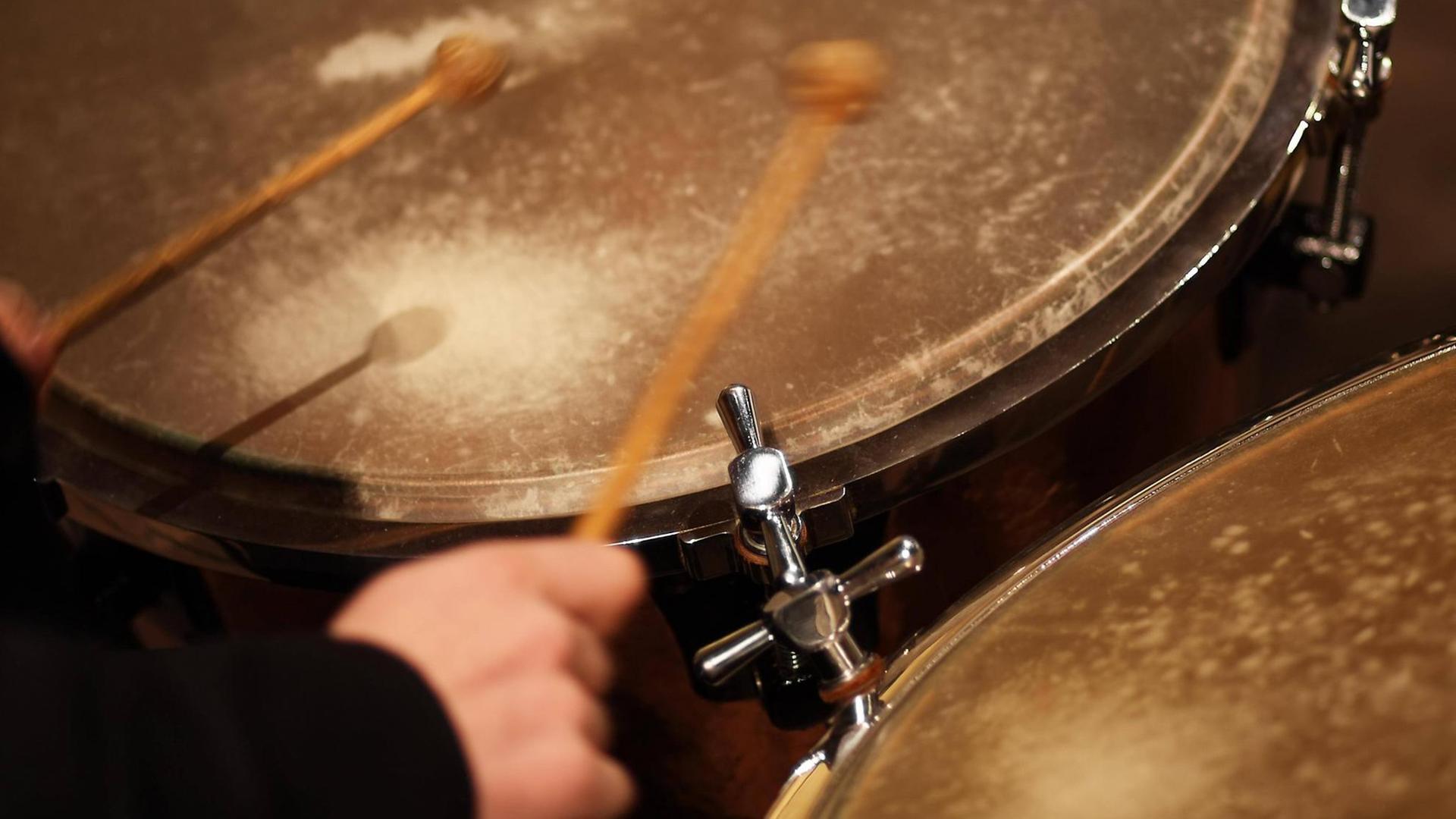 Detailaufnahme einer Paukentimpani. Detailaufnahme einer Paukentimpani.