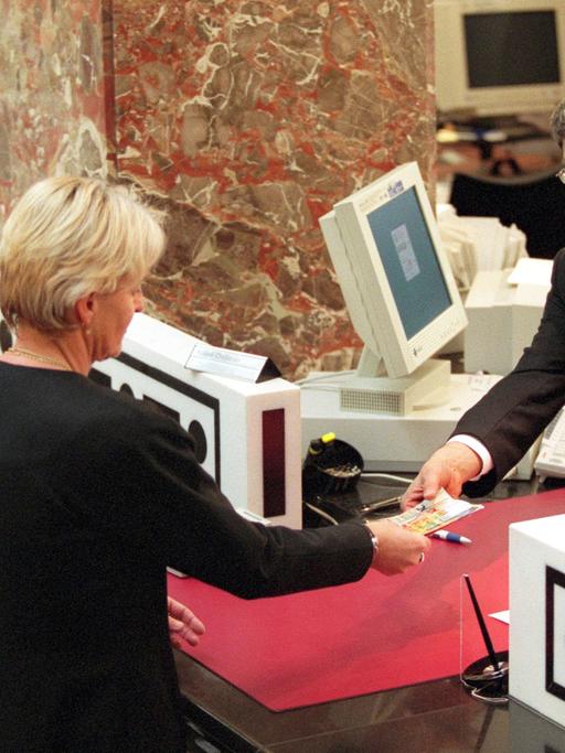 Einst hoch angesehen, heute nicht mehr so beliebt: der Beruf des Bankangestellten
