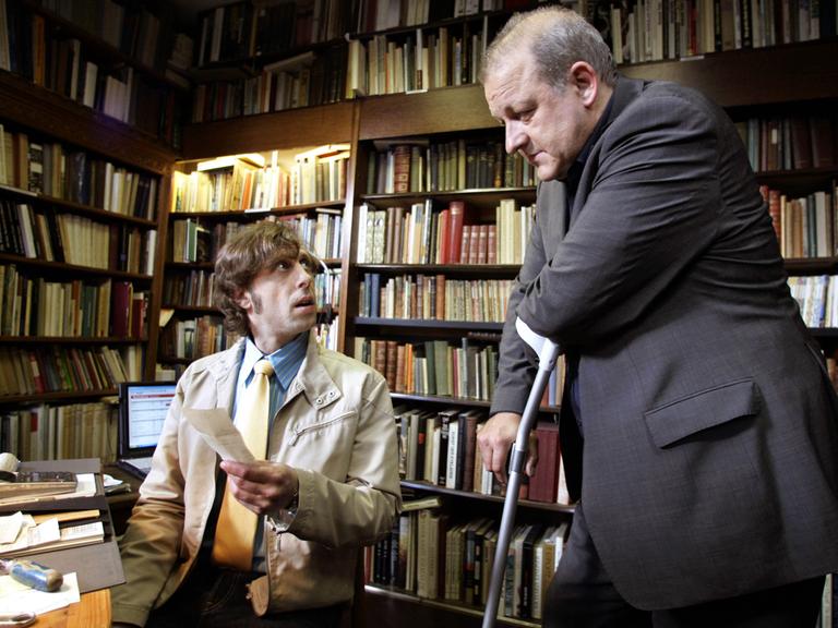 Leonard Lansing (r.) und sein Ermittlungs-Partner, gespielt von Oliver Korritke.