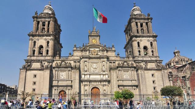 Die Kathedrale von Mexiko-Stadt an der Plaza de la Constitución