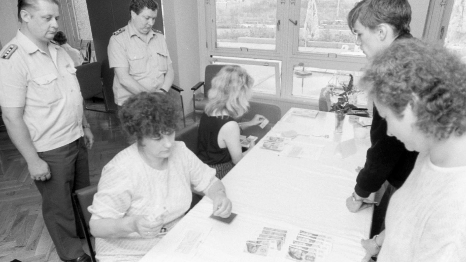 Währungsunion am 1. Juli 1990 in der DDR Währungsunion am 1. Juli 1990 in der DDR