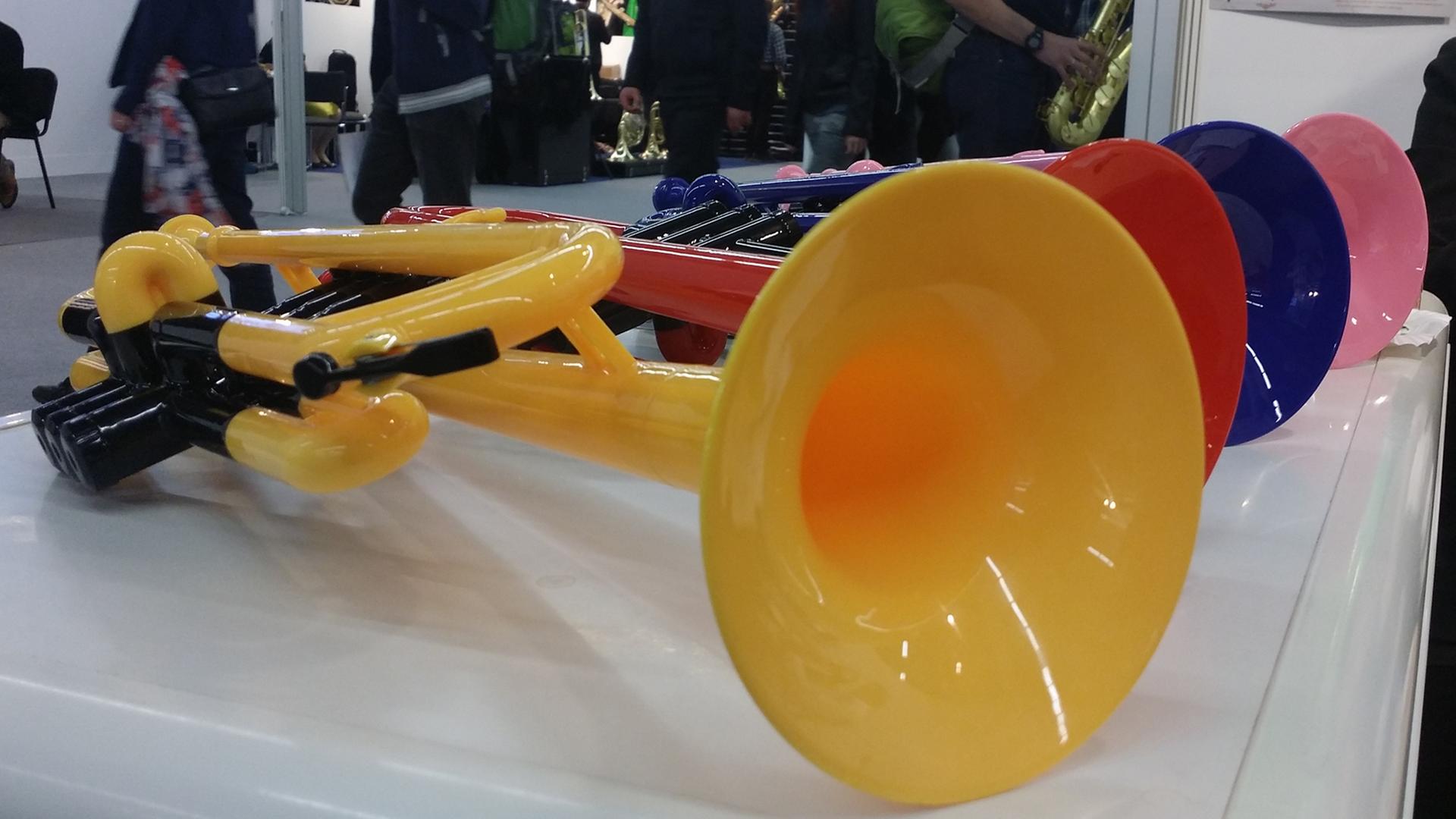 Bunte Trompeten auf der Musikmesse 2016 Bunte Trompeten auf der Musikmesse 2016