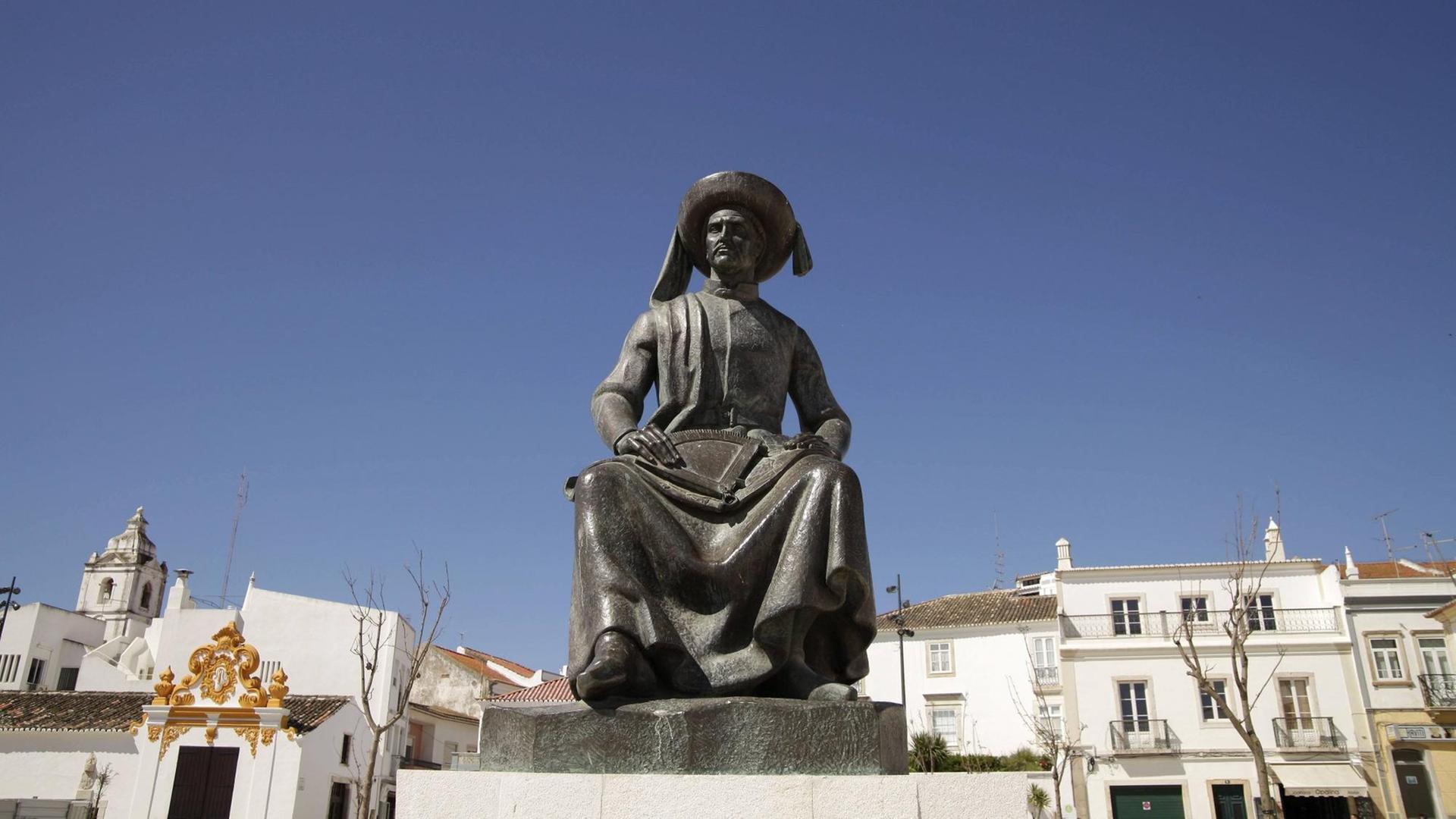 Denkmal für "Heinrich den Seefahrer", Infante D. Henrique in Lagos in Portugal Denkmal für "Heinrich den Seefahrer", Infante D. Henrique in Lagos in Portugal
