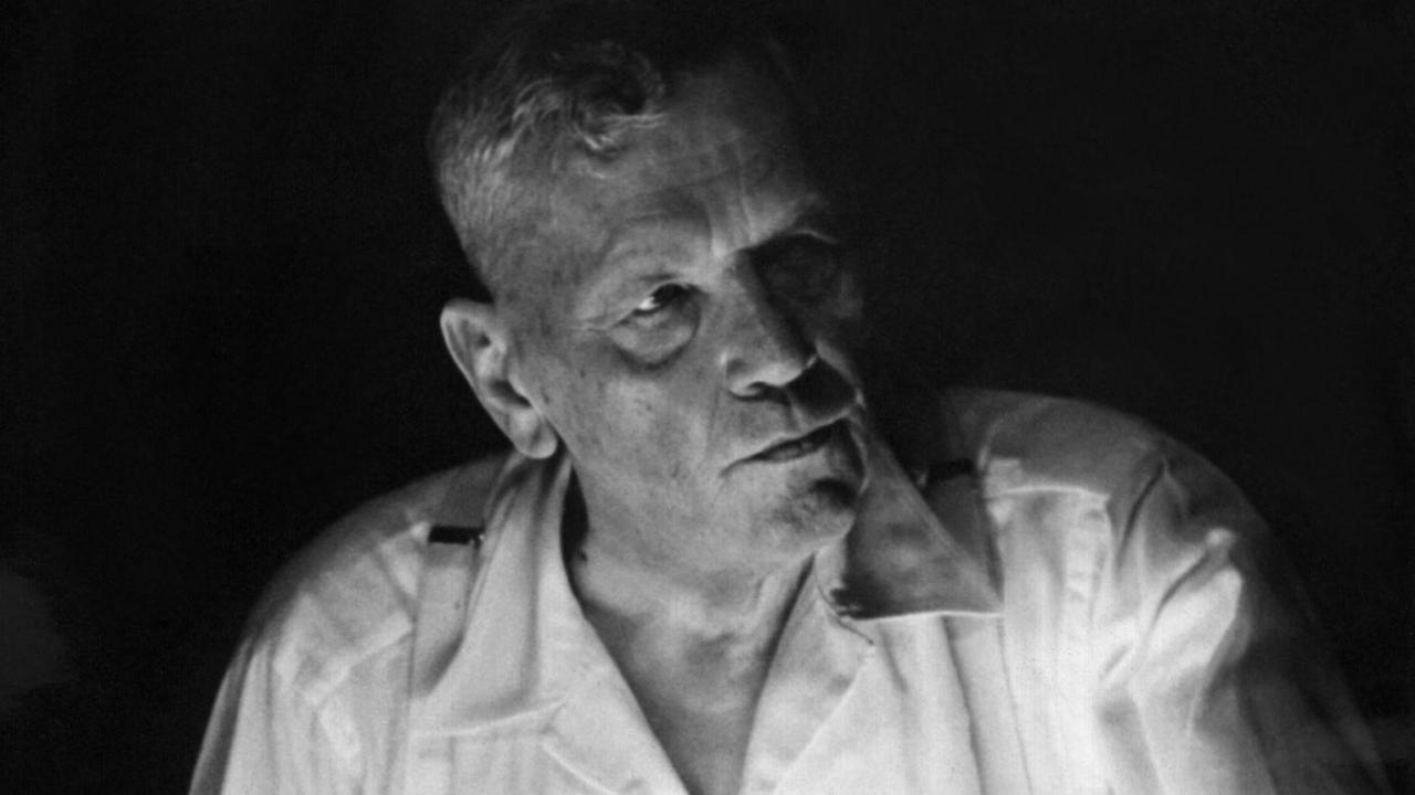 Der Dirigent Hans Knappertsbusch während einer Probe bei den Bayreuther Festspielen 1958 Der Dirigent Hans Knappertsbusch während einer Probe bei den Bayreuther Festspielen 1958