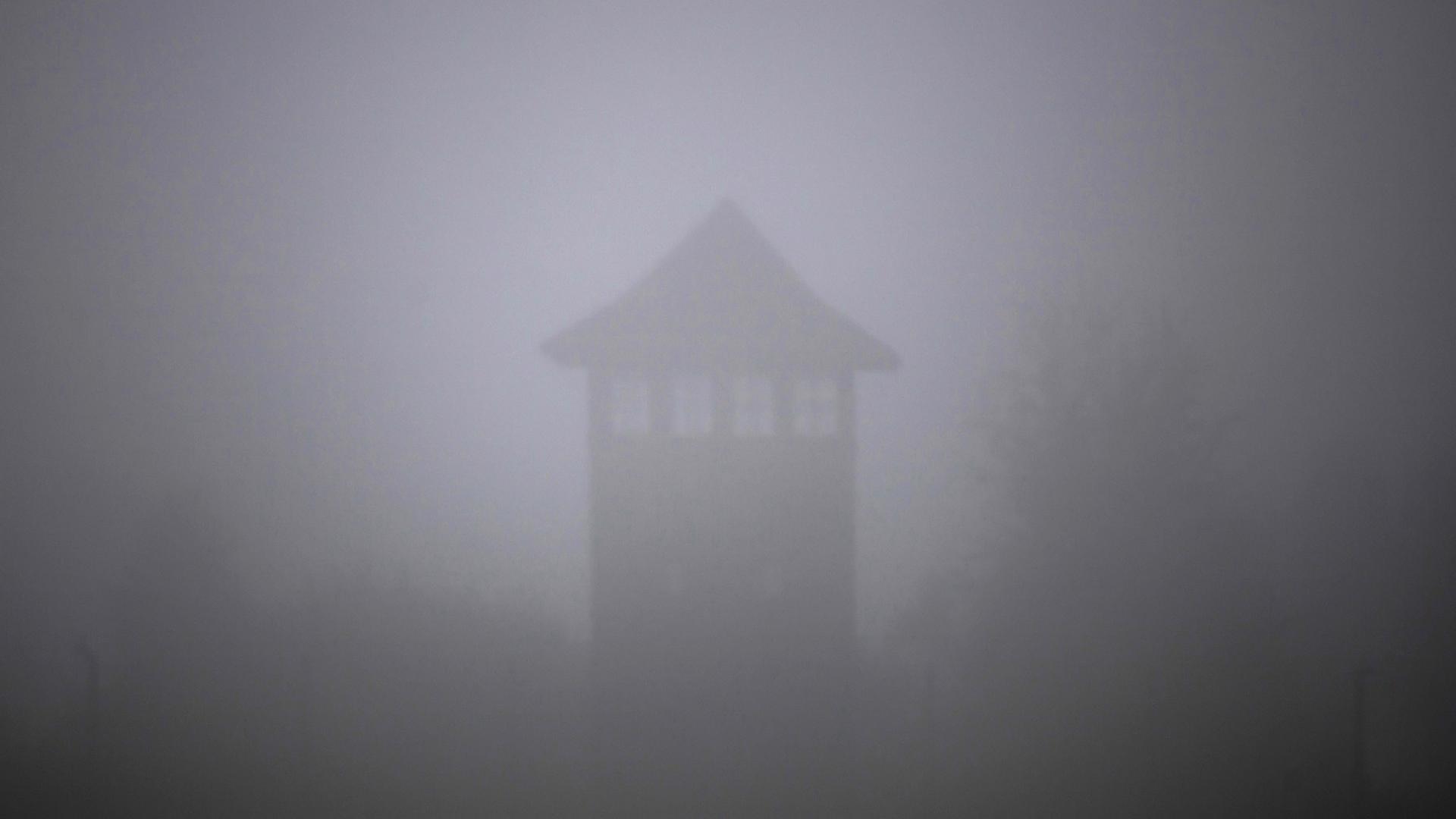 Lager Auschwitz-Birkenau im Nebel