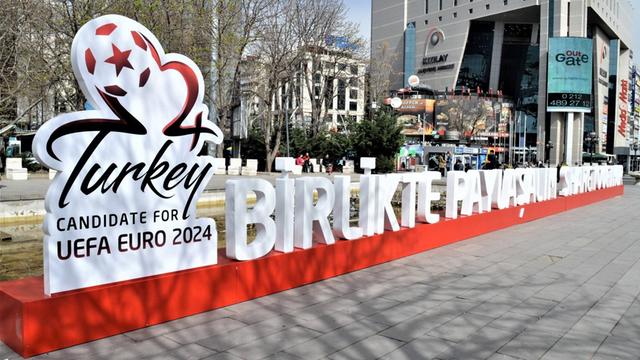 March 28, 2018 - Ankara, Turkey - Turkey s official logo and slogan reading Share together for its candidacy to the 2024 UEFA European Football Championship, or UEFA EURO EM Europameisterschaft Fussball 2024, are seen placed in the city centre of Ankara on March 28, 2018. Turkey Runs Candidacy to UEFA Euro 2024 PUBLICATIONxINxGERxSUIxAUTxONLY - ZUMAn230 20180328_zaa_n230_036 Copyright: xAltanxGocherx