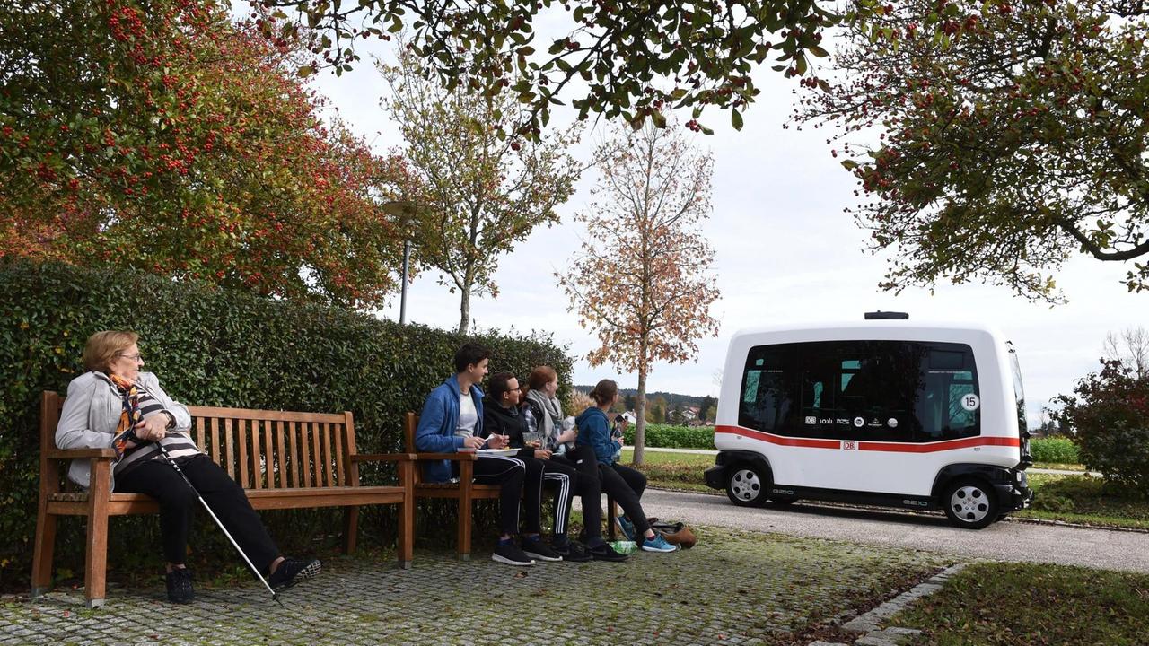 Kleinbus-Shuttle auf Abruf
