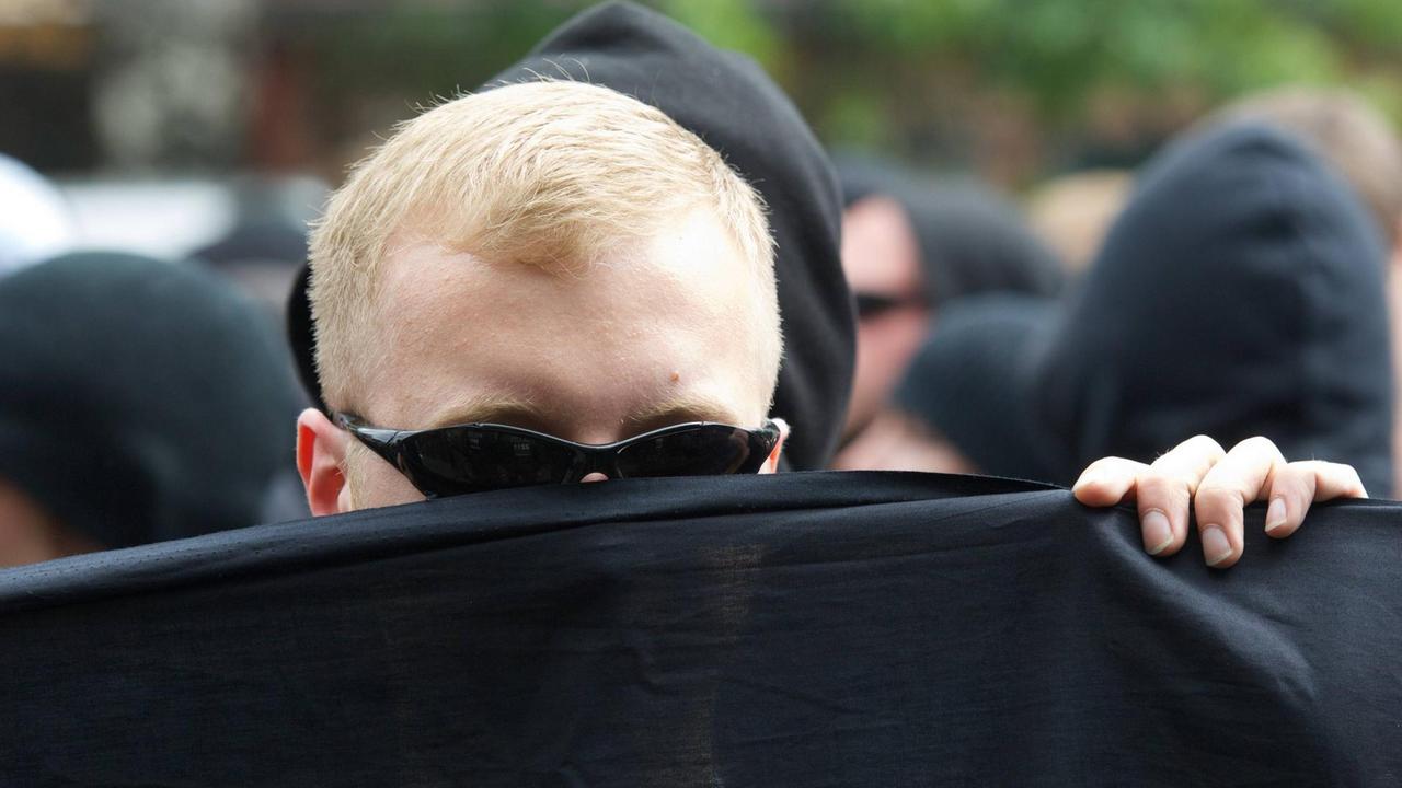Neonazi-Demonstration von "Autonomen Nationalisten" und NPD in Berlin Neonazi-Demonstration von "Autonomen Nationalisten" und NPD in Berlin