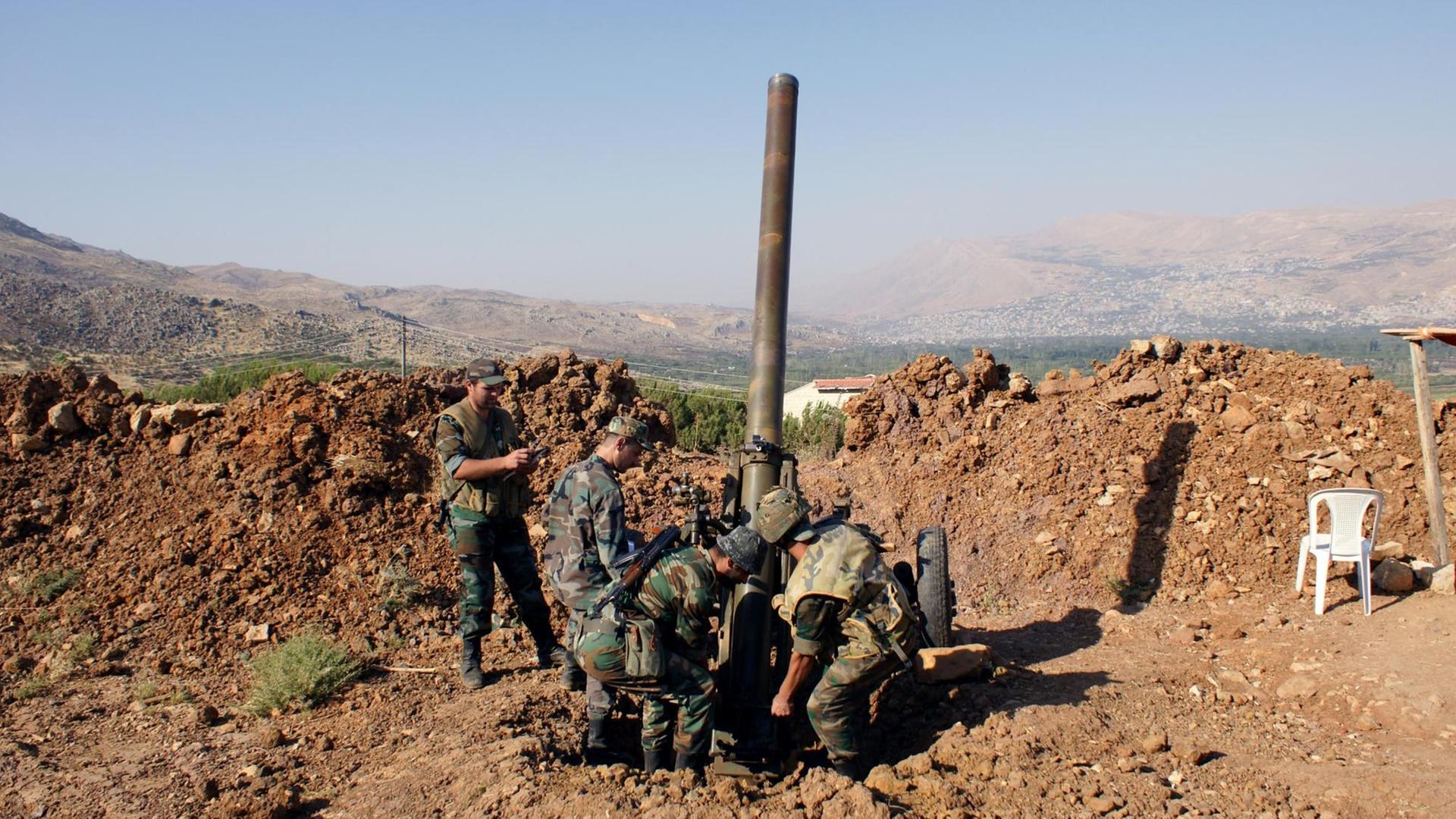 Syrische Truppen beziehen Stellung Syrische Truppen beziehen Stellung