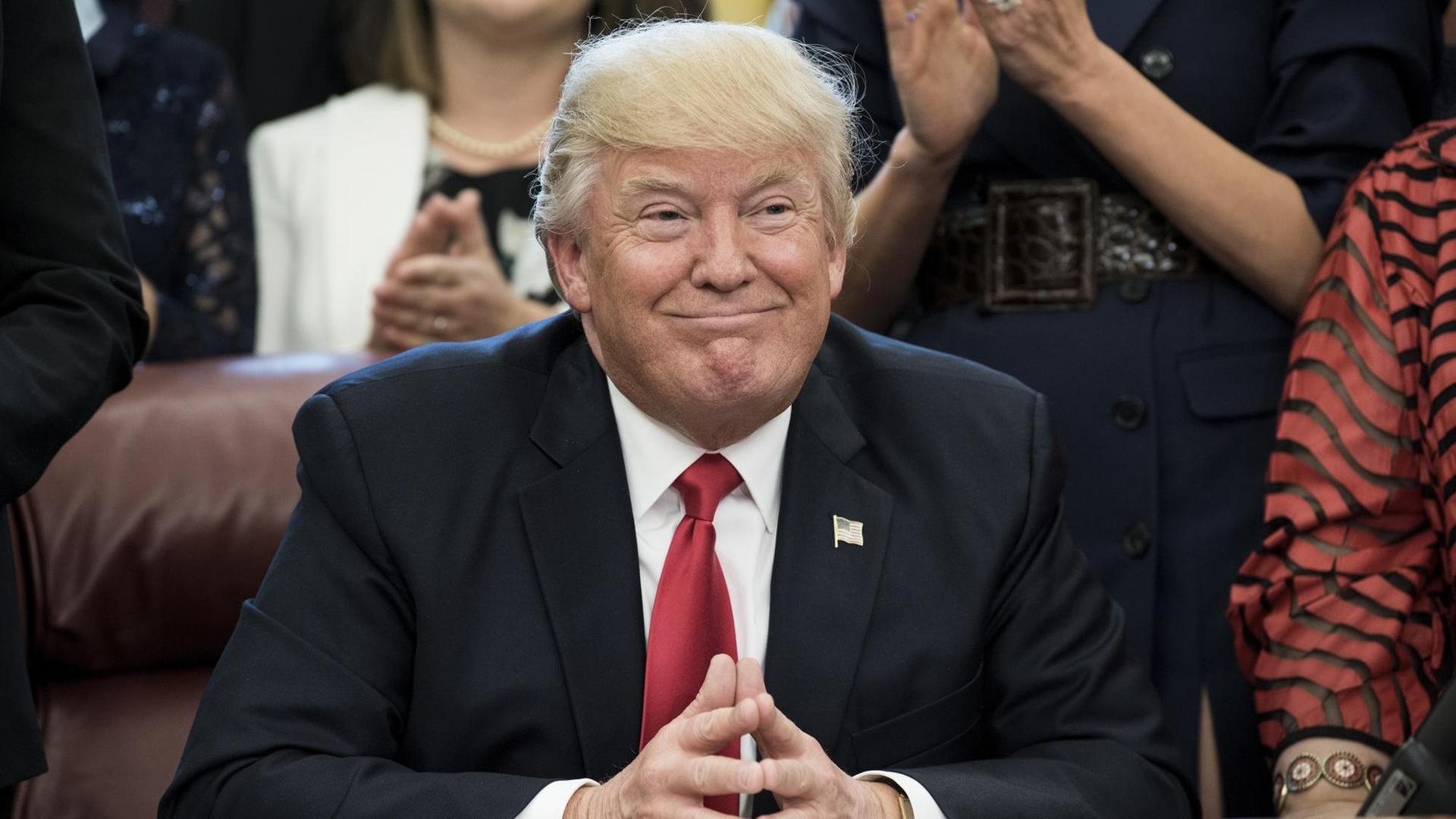 US-Präsident Donald Trump im Oval Office des Weißen Hauses. US-Präsident Donald Trump im Oval Office des Weißen Hauses.
