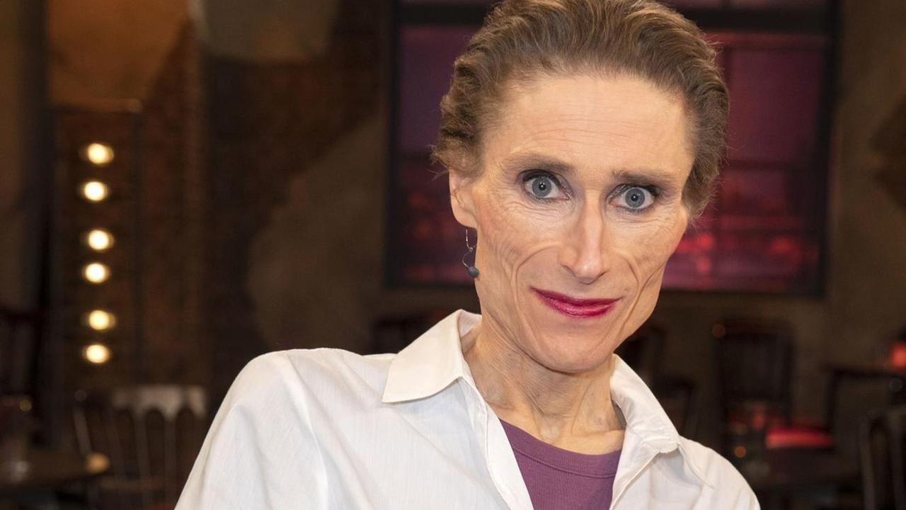 Die Performerin, Schauspielerin und Autorin Madame Nielsen bei der Aufzeichnung der WDR-Talkshow "Kölner Treff" Die Performerin, Schauspielerin und Autorin Madame Nielsen bei der Aufzeichnung der WDR-Talkshow "Kölner Treff"