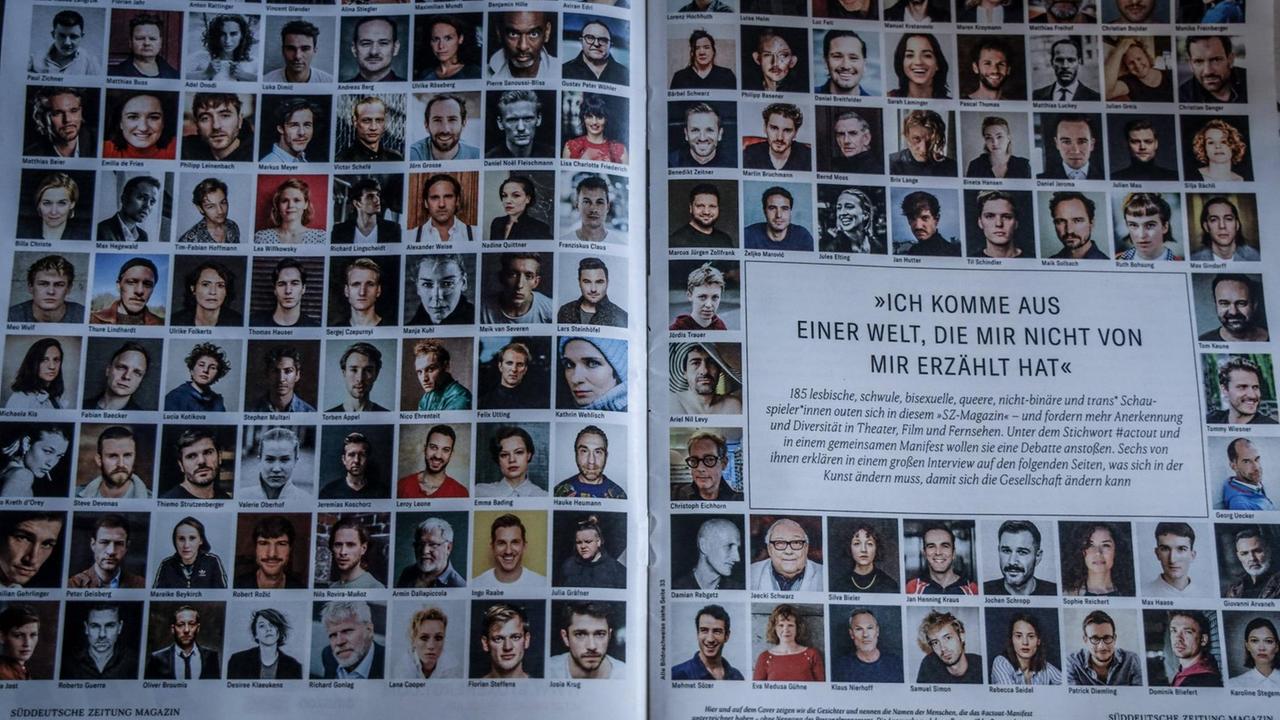 "Süddeutsche Zeitung Magazin" vom 5.Februar 2021: Die Gesichter von vielen Schauspielende, die sich als lesbisch, schwul, bisexuell, queer, nicht binär und trans outen, sind auf einer Seite des Magazins abgebildet. Die Überschrift lautet: "Ich komme aus einer Welt, die mir nicht von mir erzählt hat." "Süddeutsche Zeitung Magazin" vom 5.Februar 2021: Die Gesichter von vielen Schauspielende, die sich als lesbisch, schwul, bisexuell, queer, nicht binär und trans outen, sind auf einer Seite des Magazins abgebildet. Die Überschrift lautet: "Ich komme aus einer Welt, die mir nicht von mir erzählt hat."