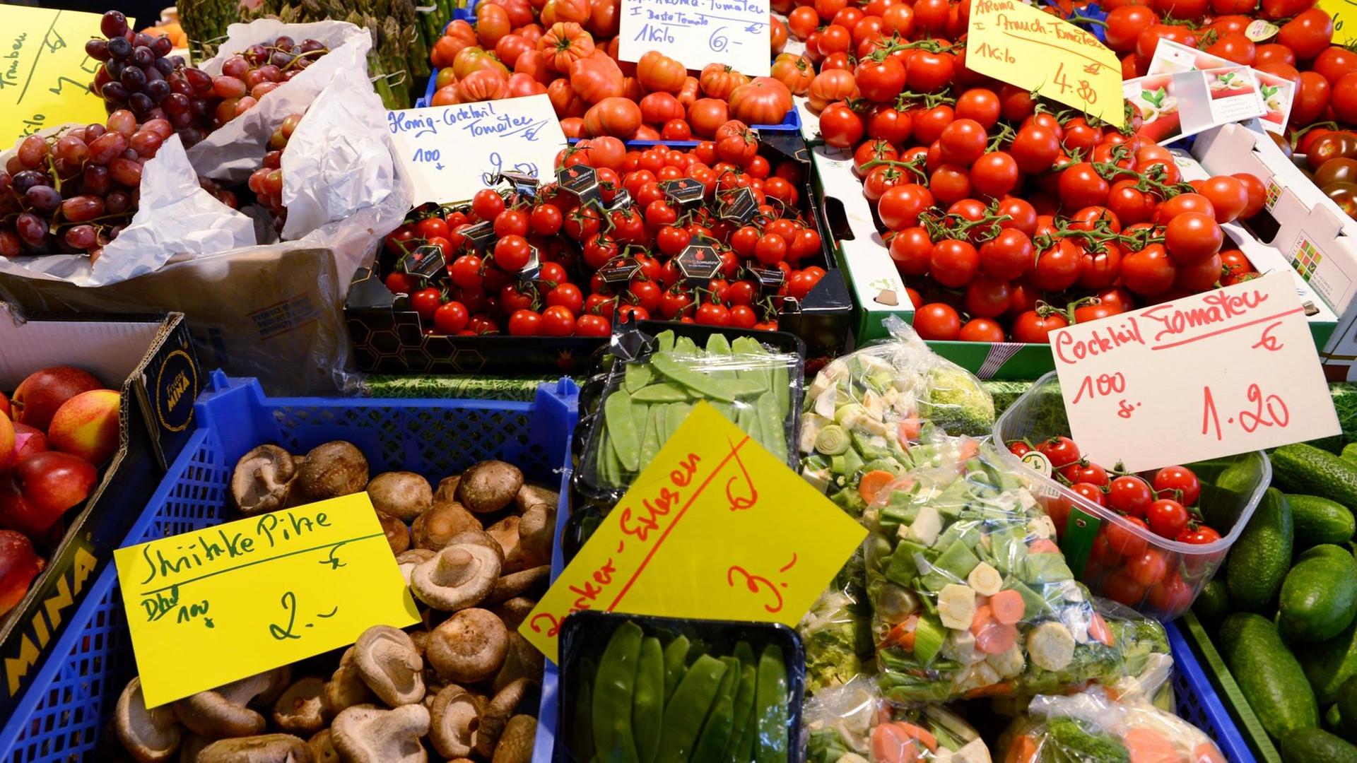 Obst und Gemüse sind die wichtigsten Vitamin-Lieferanten Obst und Gemüse sind die wichtigsten Vitamin-Lieferanten
