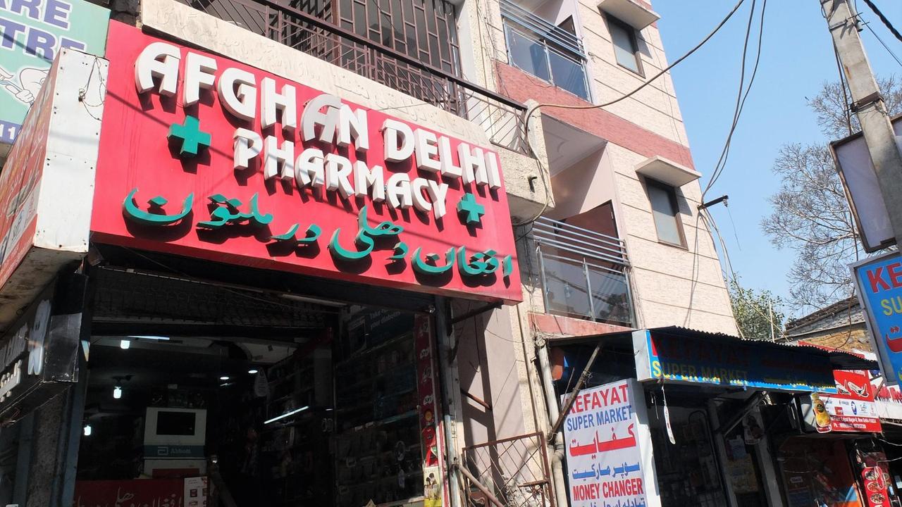 Das afghanische Viertel Lajpat Nagar in Neu Delhi hat auch afghanische Apotheken. Das afghanische Viertel Lajpat Nagar in Neu Delhi hat auch afghanische Apotheken.