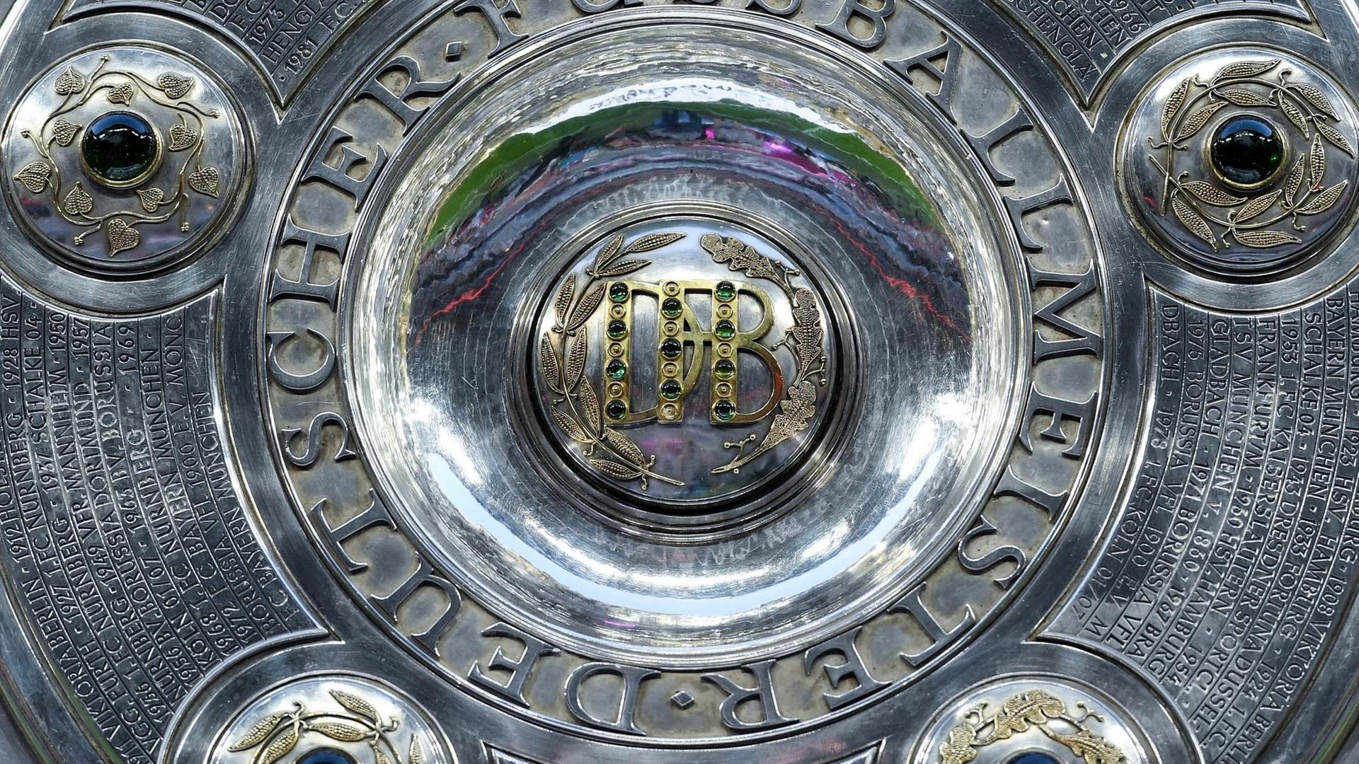 Die Meisterschale, Trophäe für die deutsche Fußballmeisterschaft