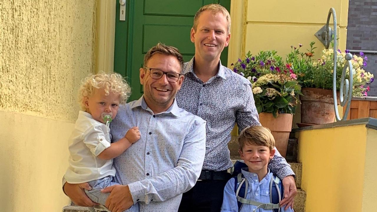 Sohn Mattis (v.l.), Nils Fladerer, Marcel Fladerer-Armbrüster und Sohn Elijah