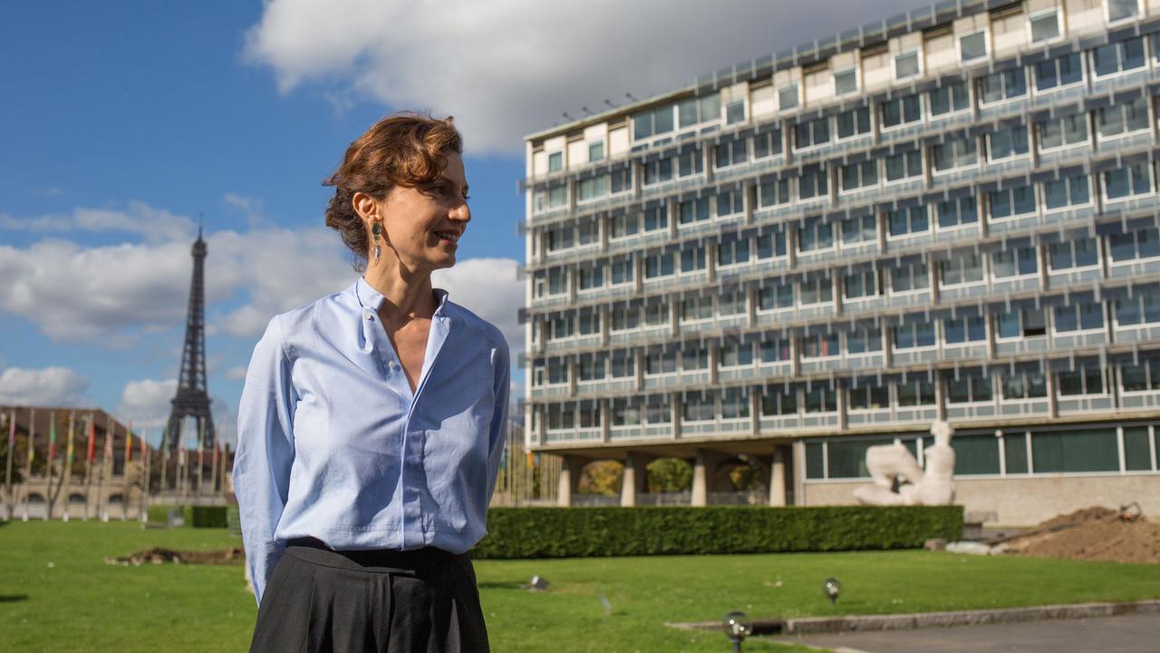 Audrey Azoulay vor dem Hauptgebäude der UNESCO in Paris. Audrey Azoulay vor dem Hauptgebäude der UNESCO in Paris.