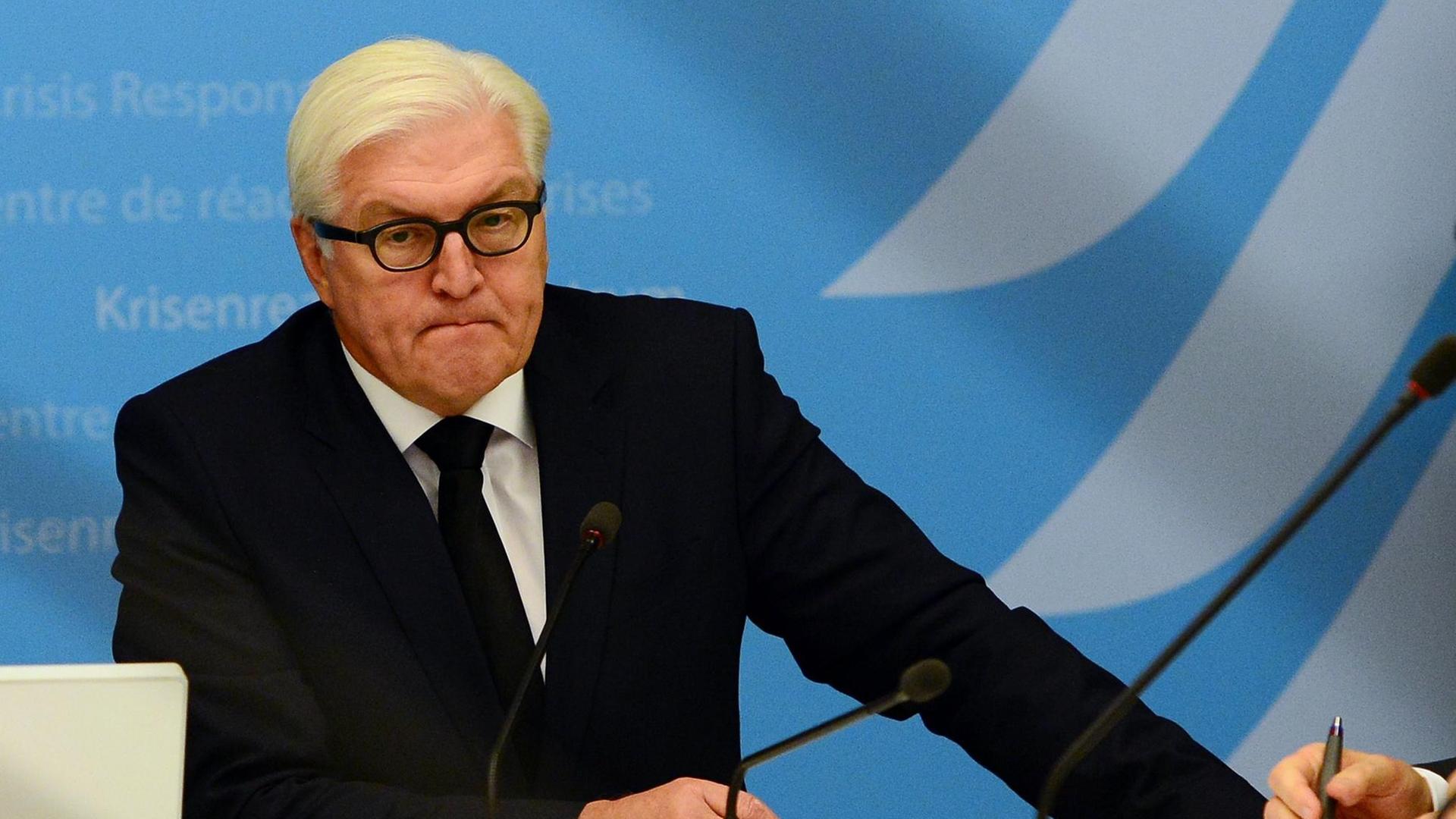 Bundesaußenminister Frank-Walter Steinmeier (SPD). Bundesaußenminister Frank-Walter Steinmeier (SPD).