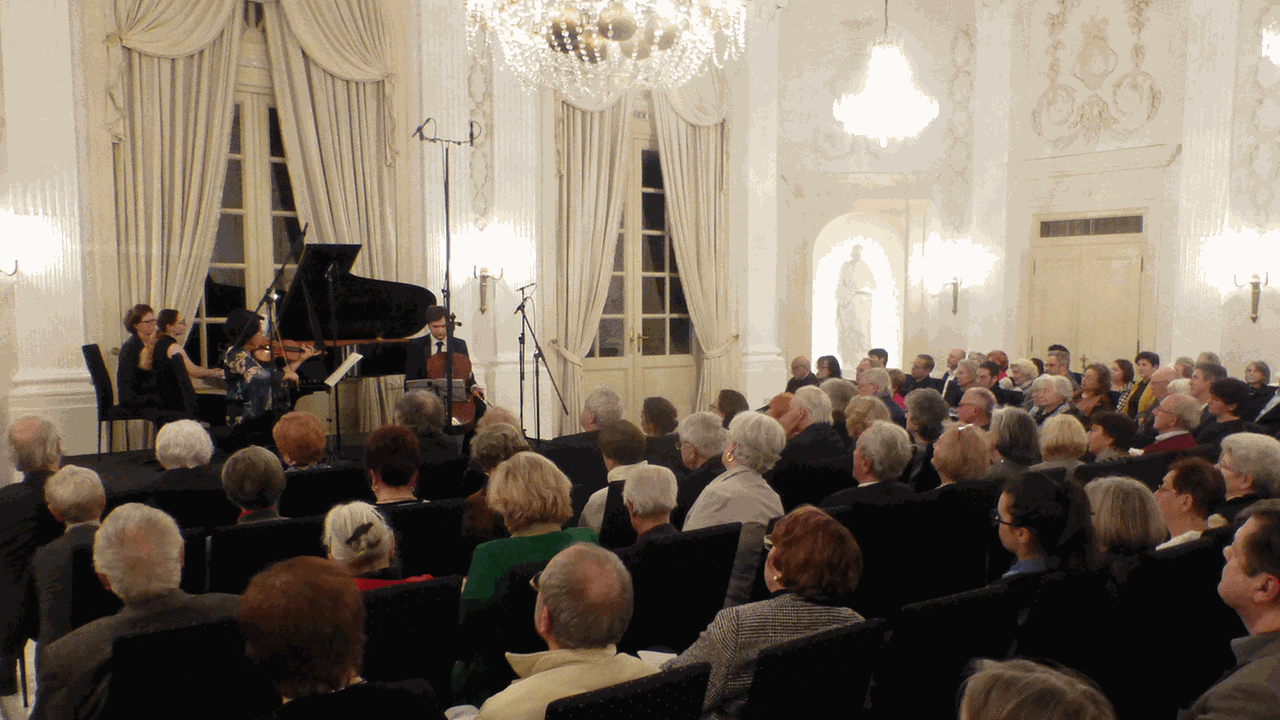 Konzert des Trios Mihaela Martin, Violine, Andrei Ioniţă, Violoncello, und Daria Tudor, Klavier am 10.3.20 in der Redoute Bonn-Bad Godesberg Konzert des Trios Mihaela Martin, Violine, Andrei Ioniţă, Violoncello, und Daria Tudor, Klavier am 10.3.20 in der Redoute Bonn-Bad Godesberg
