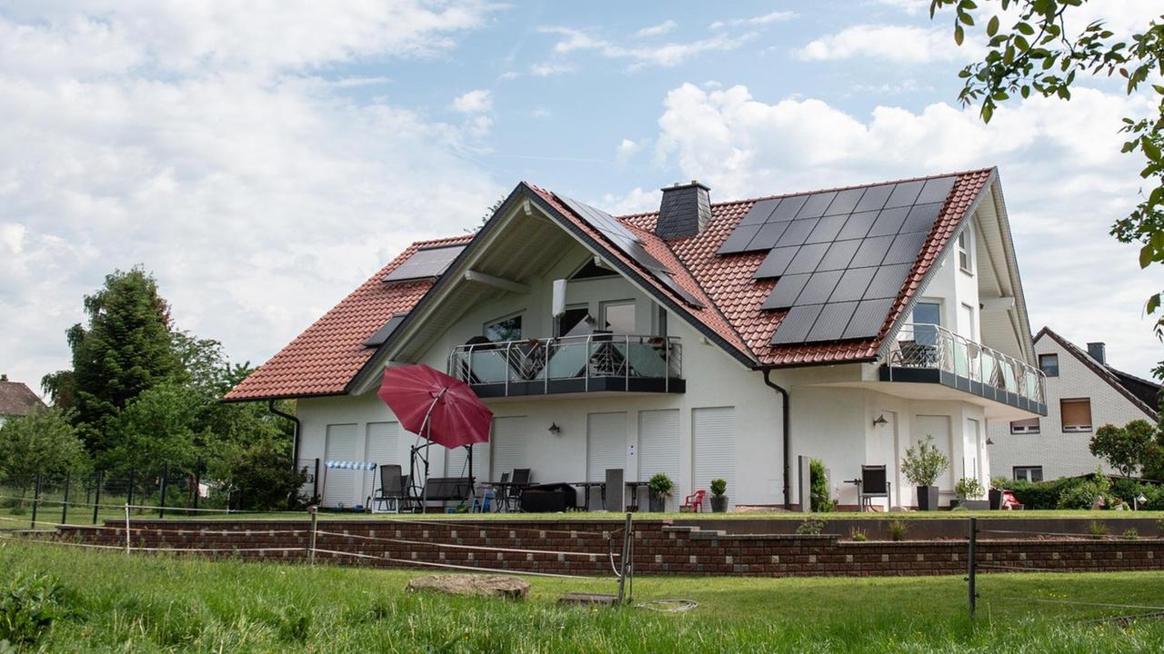 Das Foto zeigt das Haus des verstorbenen Kasseler Regierungspräsidenten Walter Lübcke (CDU). Das Foto zeigt das Haus des verstorbenen Kasseler Regierungspräsidenten Walter Lübcke (CDU).