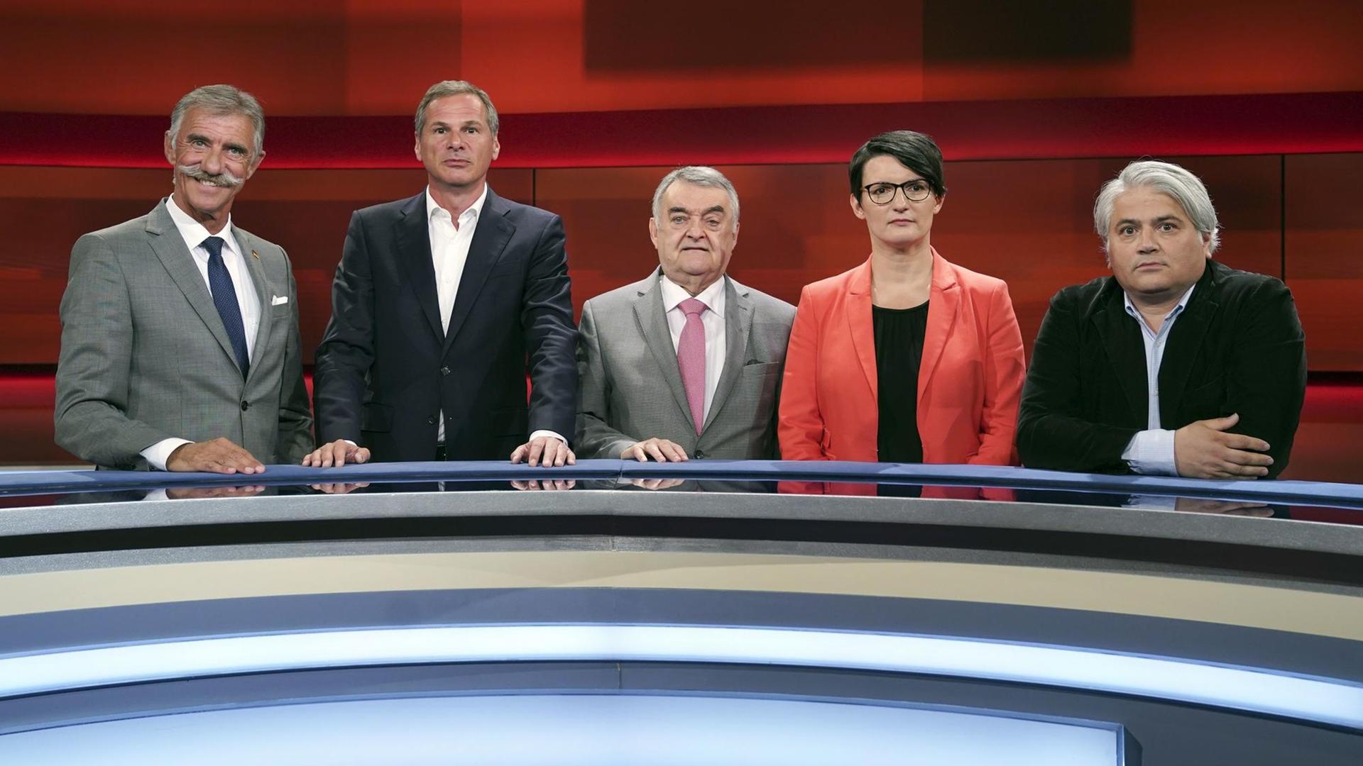 Uwe Junge, Georg Mascolo, Herbert Reul, Irene Mihalic und Mehmet Daimagüler in der ARD-Talkshow 'hart aber fair' im WDR Fernsehstudio A. Köln, 01.07.2019 | Verwendung weltweit Uwe Junge, Georg Mascolo, Herbert Reul, Irene Mihalic und Mehmet Daimagüler in der ARD-Talkshow 'hart aber fair' im WDR Fernsehstudio A. Köln, 01.07.2019 | Verwendung weltweit