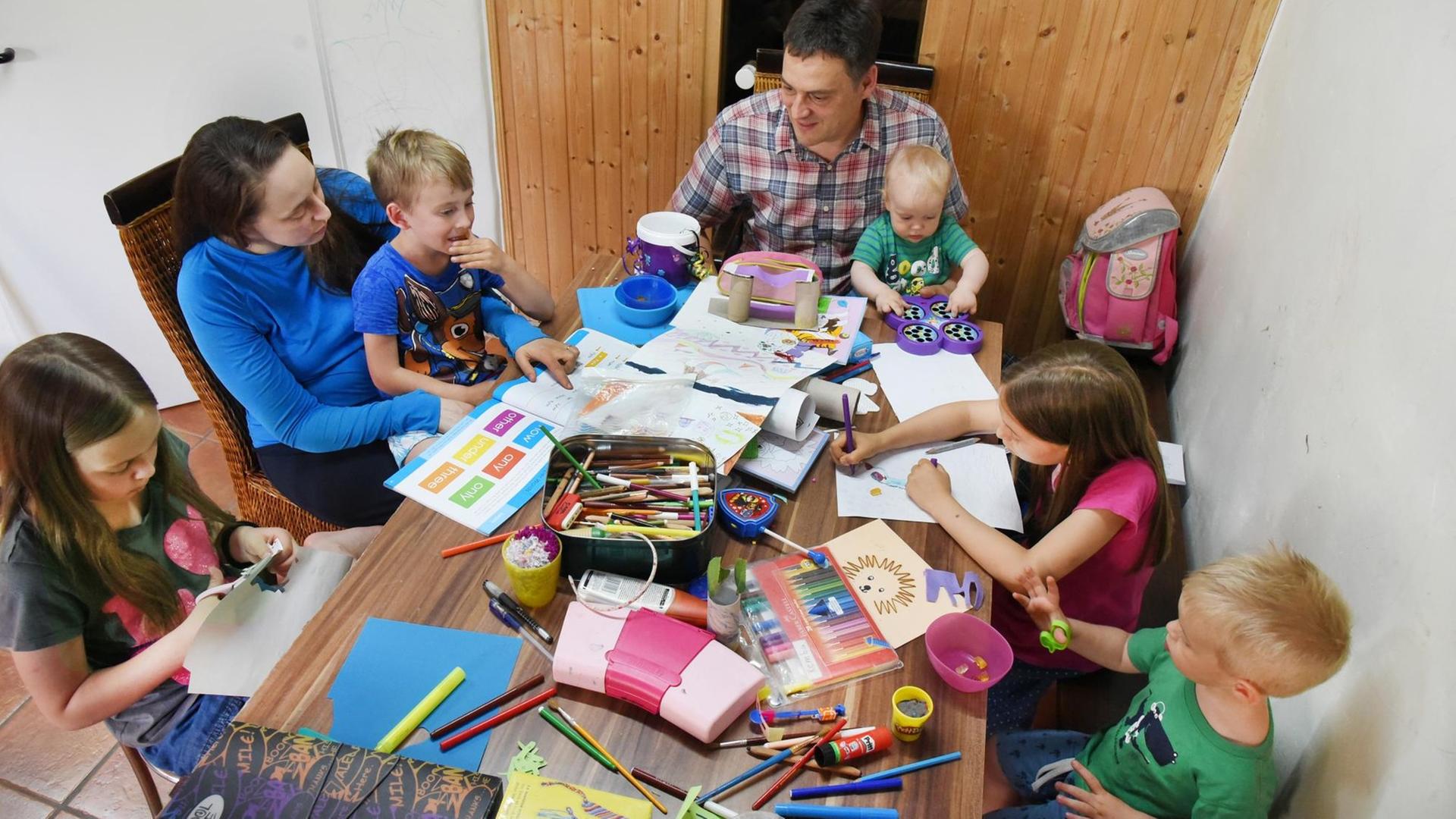 Familie mit vielen Kindern