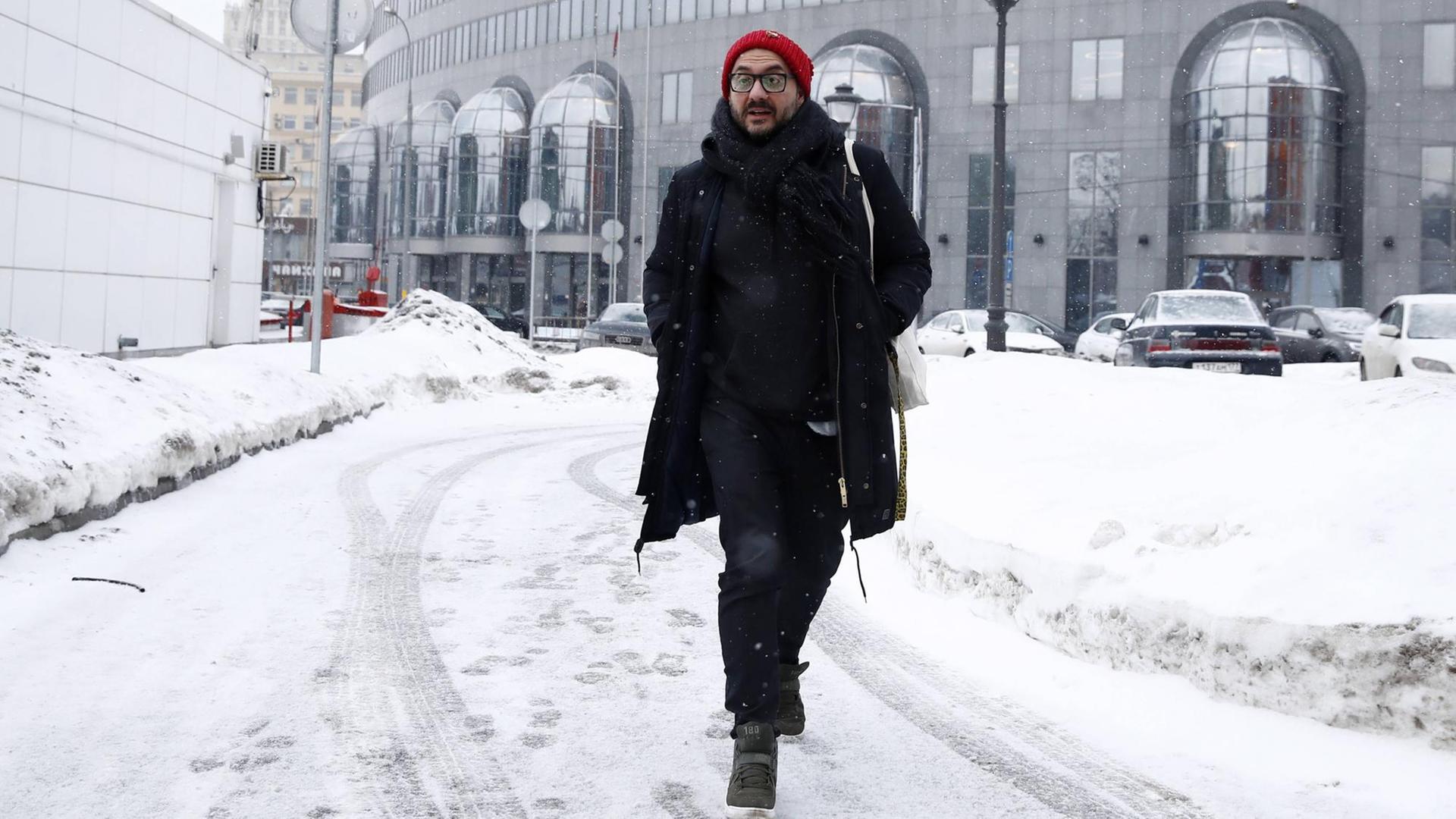 MOSCOW, RUSSIA - JANUARY 21, 2019: Director Kirill Serebrennikov charged with embezzling of state funds heads for Moscow s Meshchansky District Court hearing into the Seventh Studio case; Seventh Studio is a theatre company founded by Serebrennikov in 2012. Artyom Geodakyan/TASS PUBLICATIONxINxGERxAUTxONLY TS09E5CB