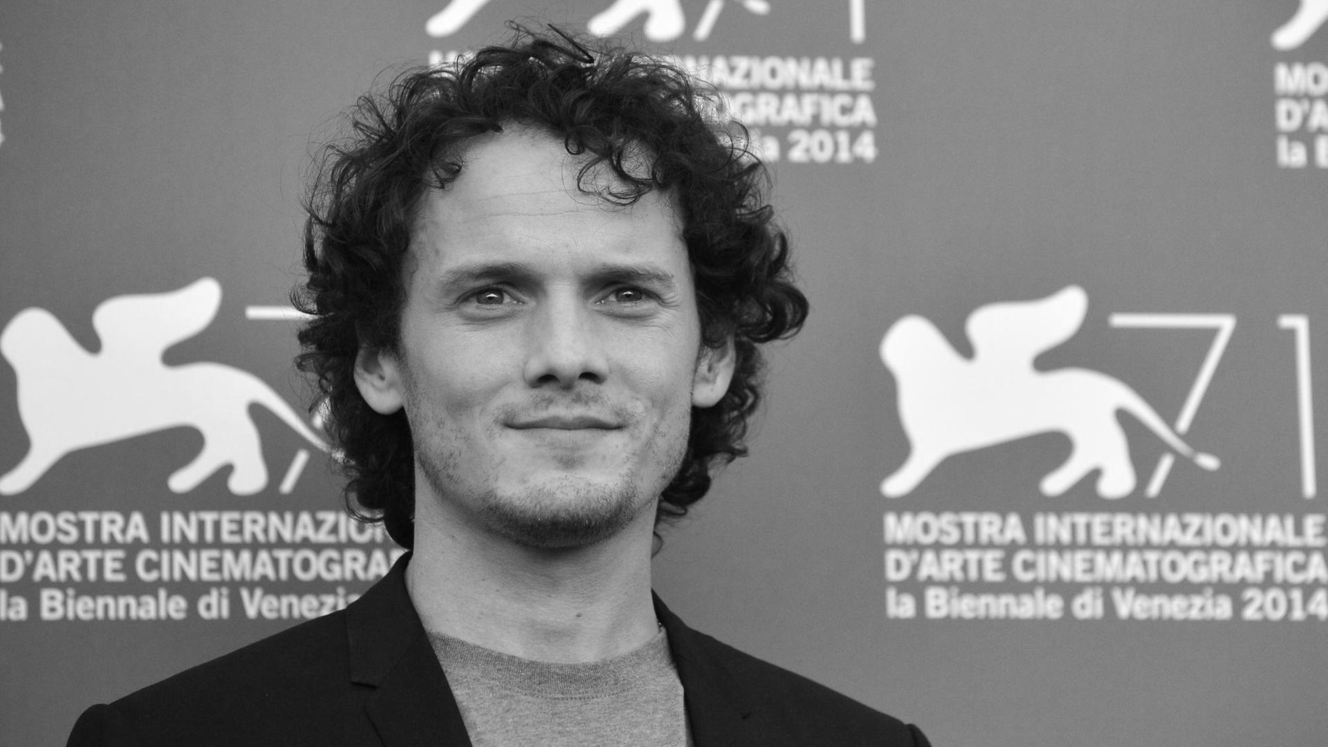 Der Schauspieler Anton Yelchin aus den Filmen Star Trek ist bei einem Auto-Unfall gestorben. Der Schauspieler Anton Yelchin aus den Filmen Star Trek ist bei einem Auto-Unfall gestorben.
