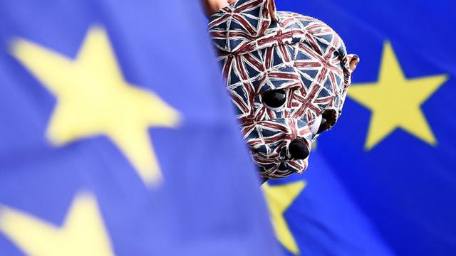 Die EU rechnet mit etwa 60 Milliarden Euro, die Großbritannien beim Brexit der Europäischen Union schuldet