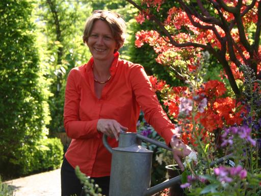 Die Gärtnerin und Unternehmerin, Gabriella Pape, hat in England gelernt und lange gearbeitet, dann in Berlin die Königlichen Gärten gekauft.