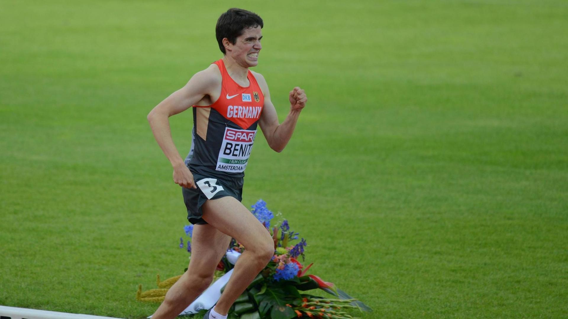 Mittelstreckenläufer Timo Benitz (Deutschland) bei der Leichtathletik-Europameisterschaft in Amsterdam. Mittelstreckenläufer Timo Benitz (Deutschland) bei der Leichtathletik-Europameisterschaft in Amsterdam.