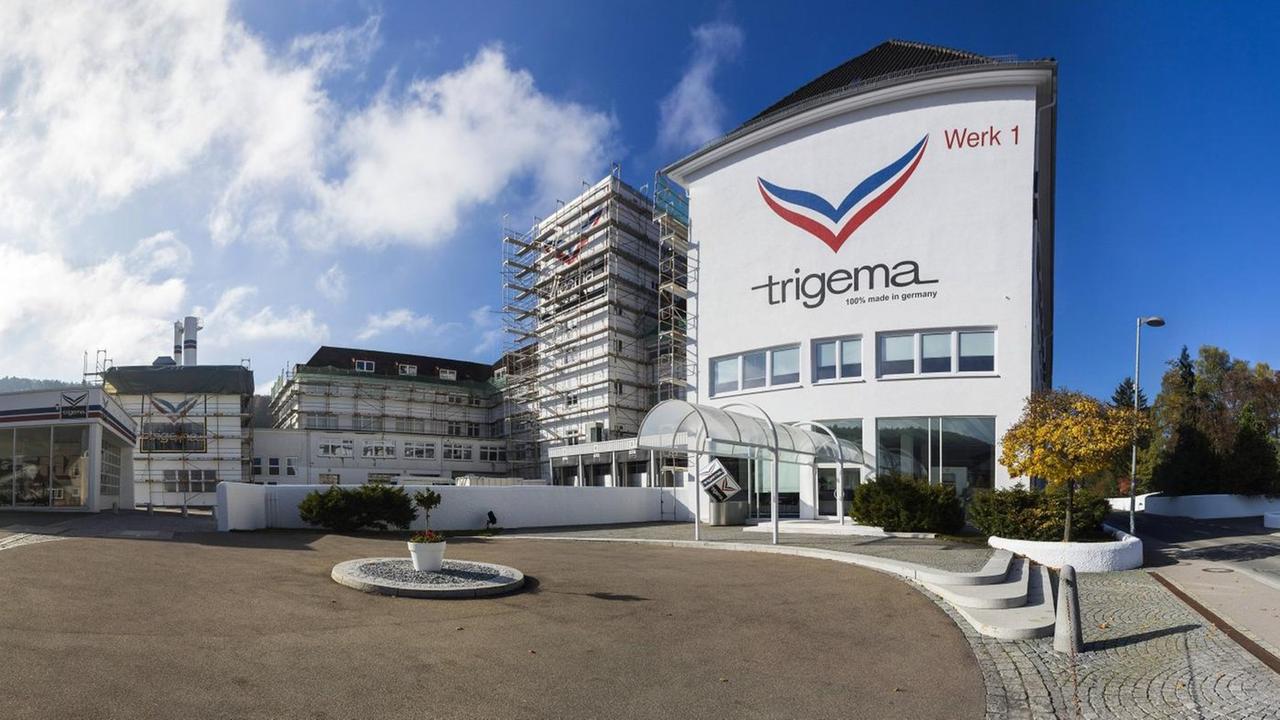 31.10.2016: Firma Trigema in Burladingen, Stammsitz des Textilunternehmens Trigema (Trikotwarenfabrik Gebrueder Mayer). 31.10.2016: Firma Trigema in Burladingen, Stammsitz des Textilunternehmens Trigema (Trikotwarenfabrik Gebrueder Mayer).