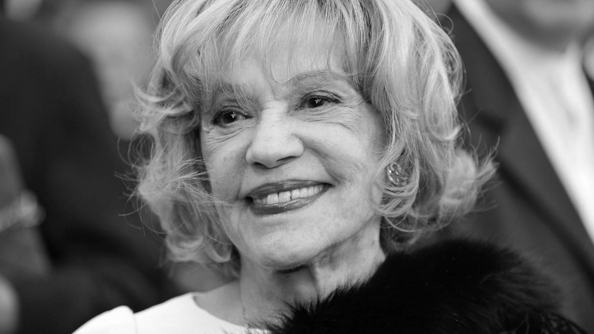 Die französische Schauspielerin Jeanne Moreau im Jahr 2008 in Cannes Die französische Schauspielerin Jeanne Moreau im Jahr 2008 in Cannes