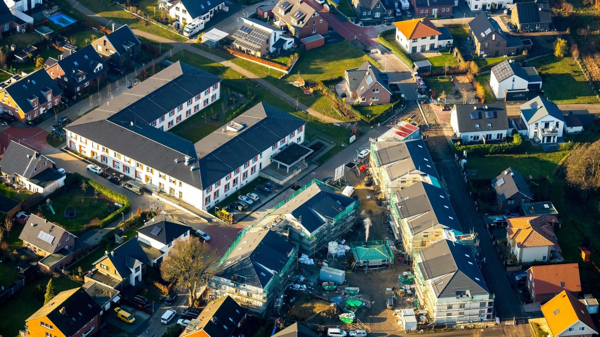 Luftbild, Seniorenresidenz Alloheim, Neubau Wohngebiet Elterbreischlag in Sythen, Haltern am See, Ruhrgebiet, Nordrhein-Westfalen, Deutschland ACHTUNGxMINDESTHONORARx60xEURO *** Aerial photograph, senior residence Alloheim, new construction residential area Elterbreischlag in Sythen, Haltern am See, Ruhr area, North Rhine-Westphalia, Germany ACHTUNGxMINDESTHONORARx60xEURO Luftbild, Seniorenresidenz Alloheim, Neubau Wohngebiet Elterbreischlag in Sythen, Haltern am See, Ruhrgebiet, Nordrhein-Westfalen, Deutschland ACHTUNGxMINDESTHONORARx60xEURO *** Aerial photograph, senior residence Alloheim, new construction residential area Elterbreischlag in Sythen, Haltern am See, Ruhr area, North Rhine-Westphalia, Germany ACHTUNGxMINDESTHONORARx60xEURO
