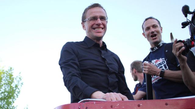 Nach dem vorletzten Spieltag am 08. Mai 2015 freut sich RB Leipzigs Sportdirektor Ralf Rangnick über den Aufstieg in die Bundesliga.
