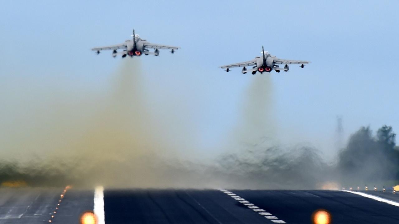 Tornados der Luftwaffe starten auf dem Stützpunkt in Jagel (Schleswig-Holstein) Tornados der Luftwaffe starten auf dem Stützpunkt in Jagel (Schleswig-Holstein)