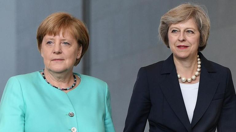 Bundeskanzlerin Angela Merkel (l.) mit Großbritanniens Premierministerin Theresa May, der Nachfolgerin des zurückgetretenen David Cameron