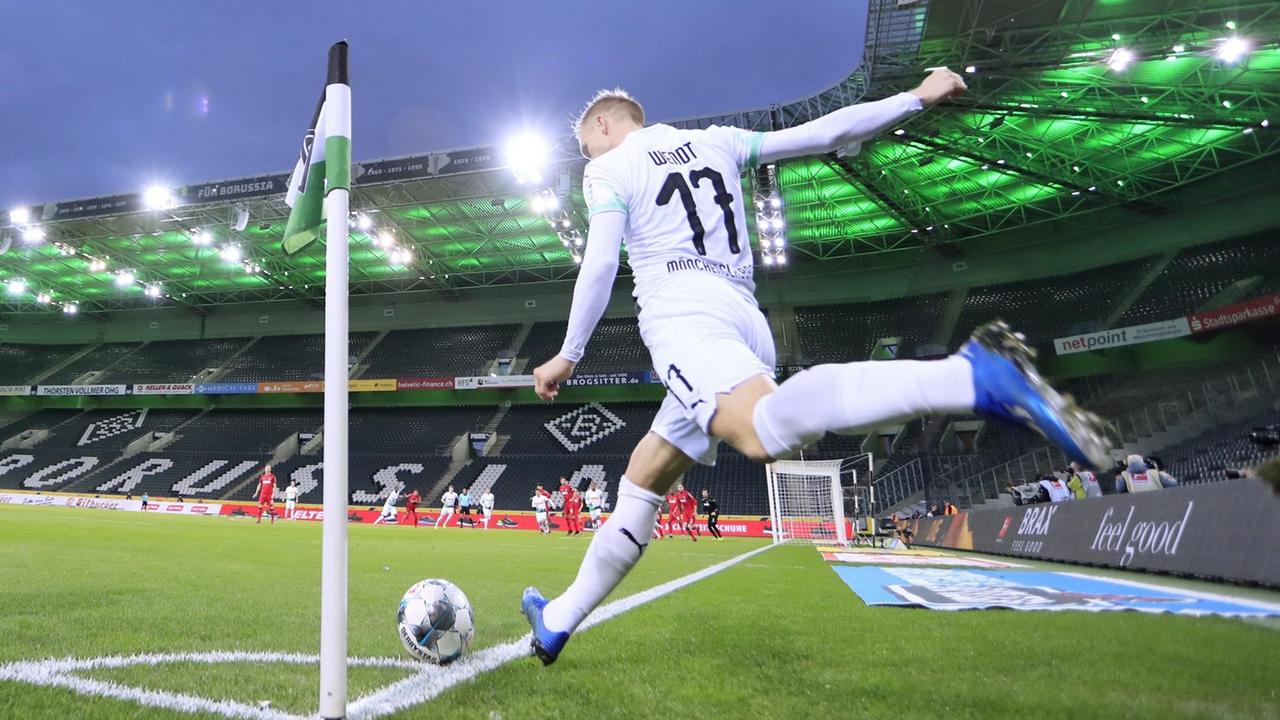 GEISTERSPIEL ohne Zuschauer DFL Fussball Bundesliga Saison 2019 - 2020 Spiel Borussia Moenchengladbach - 1. FC Koeln am11. 03. 2020 in Moenchengladbach GEISTERSPIEL ohne Zuschauer DFL Fussball Bundesliga Saison 2019 - 2020 Spiel Borussia Moenchengladbach - 1. FC Koeln am11. 03. 2020 in Moenchengladbach