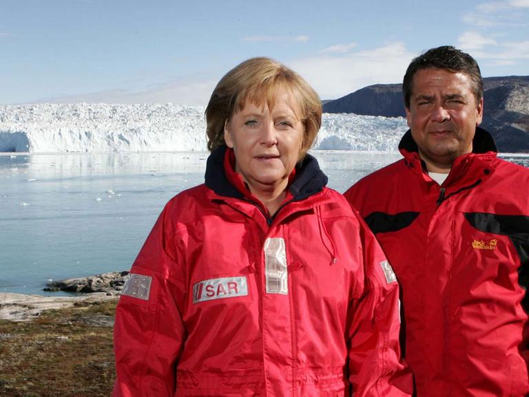 Bundeskanzlerin Angela Merkel und Sigmar Gabriel, damals Bundesumweltminister, 2007 in Grönland