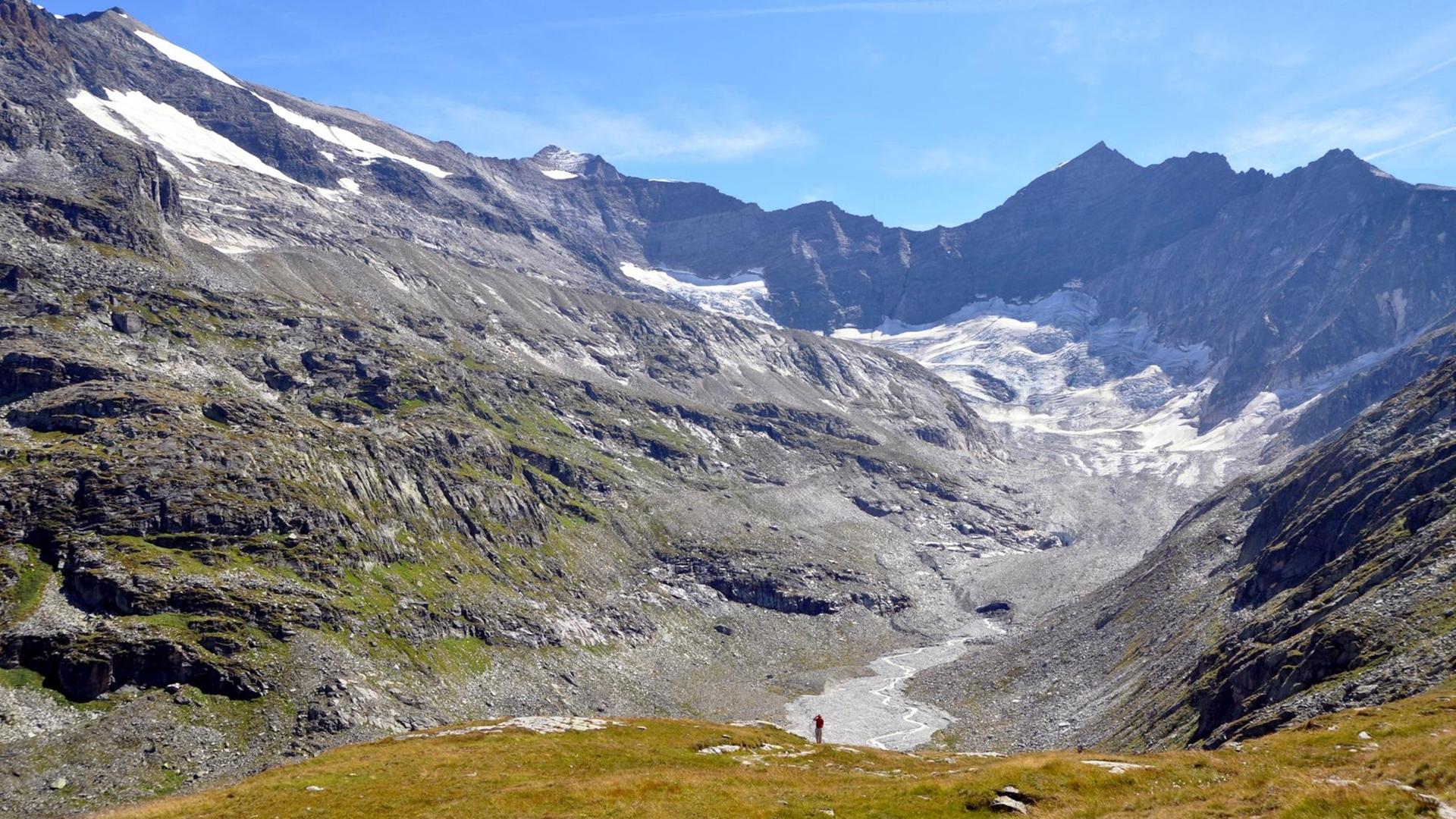 Blick auf das Ödenwinkelkees in der Weißsee Gletscherwelt in den österreichischen Alpen.