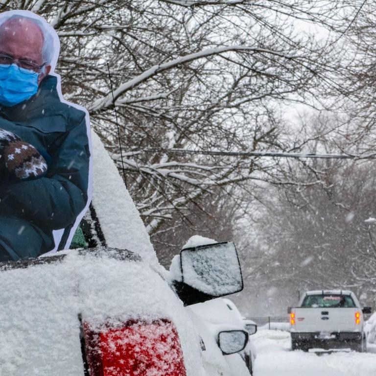 Eine Pappfigur von Bernie Sanders auf der Ladefläche eines Trucks im Januar 2021 in Chicago