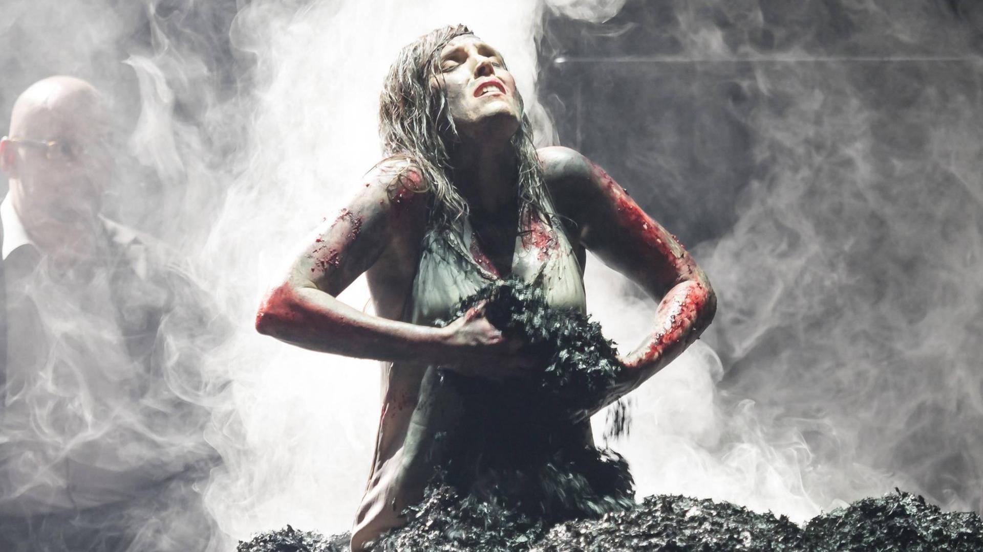 Sängerin Nicole Chevalier als Semele in der Berliner Komischen Oper, Mai 2018 Sängerin Nicole Chevalier als Semele in der Berliner Komischen Oper, Mai 2018