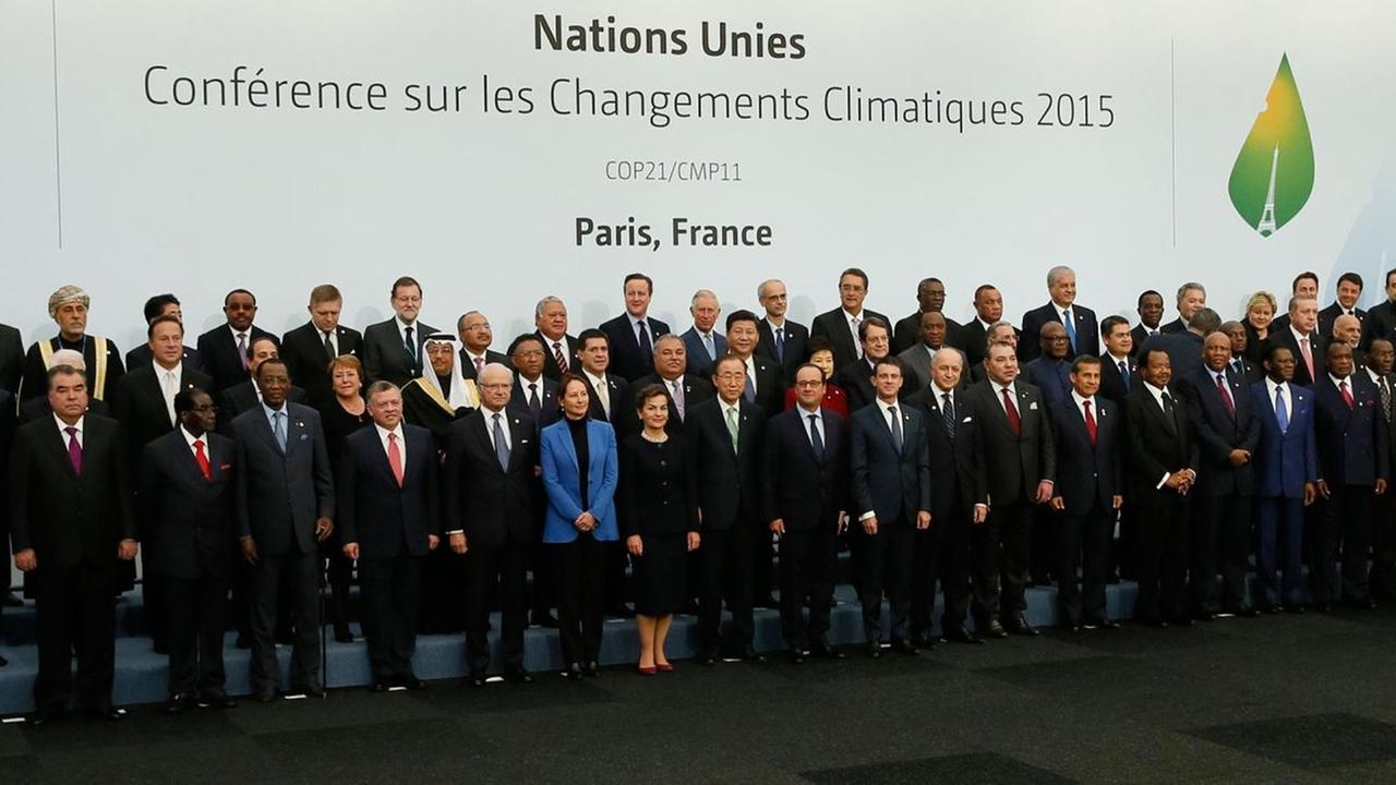 Staats- und Regierungschefs beim Gruppenfoto für den Pariser Weltklimagipfel Staats- und Regierungschefs beim Gruppenfoto für den Pariser Weltklimagipfel