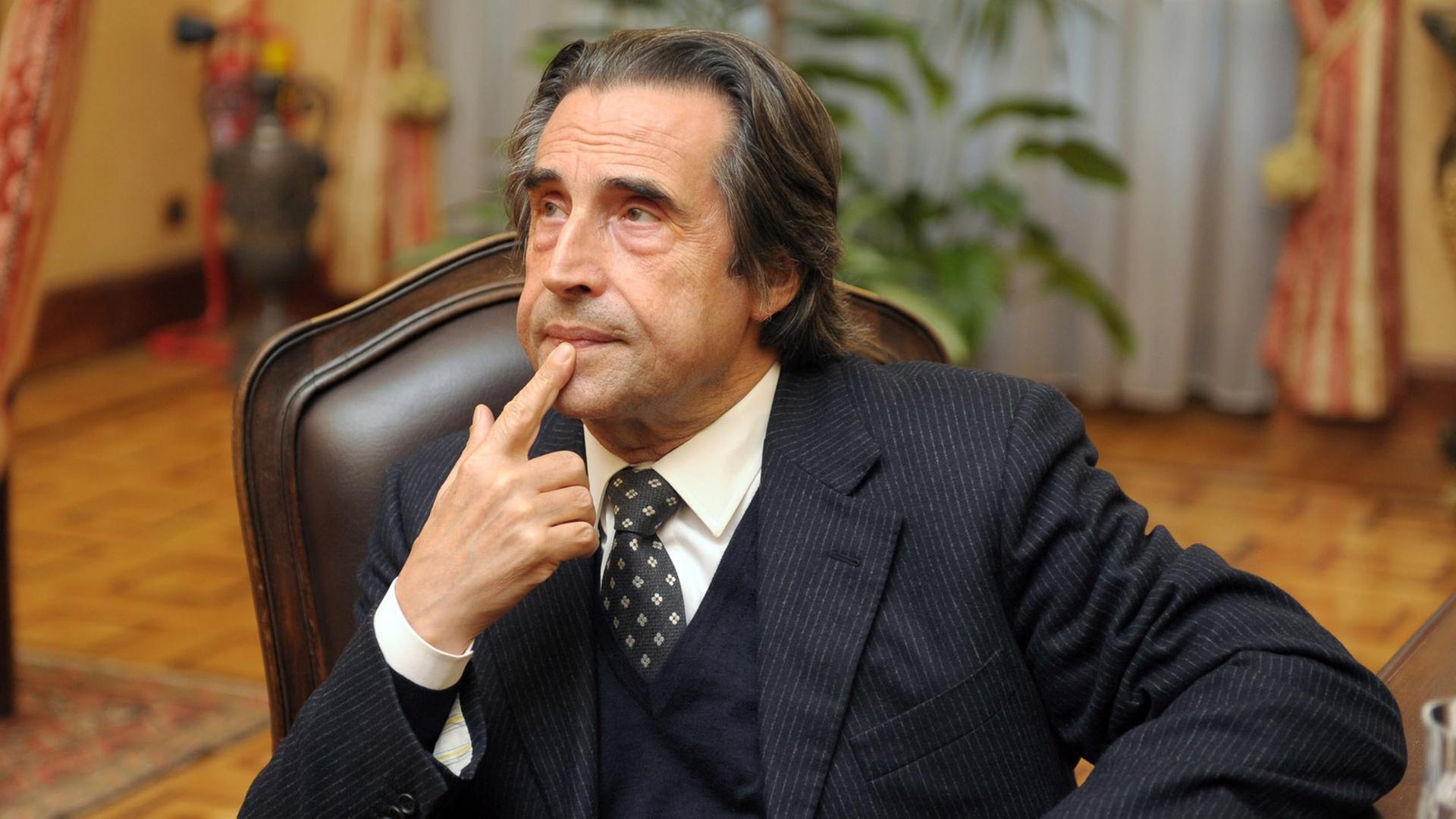 Der Dirigent Riccardo Muti im November 2011 in Turin Der Dirigent Riccardo Muti im November 2011 in Turin