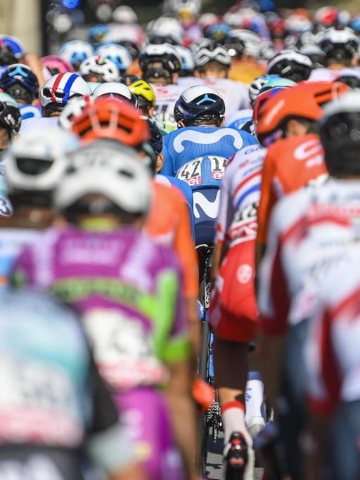 Giro d'Italia am 14. Oktober 2020, 11. Etappe von Porto Sant Elpidio nach Rimini. Im Bild: Fahrer während des Rennens.