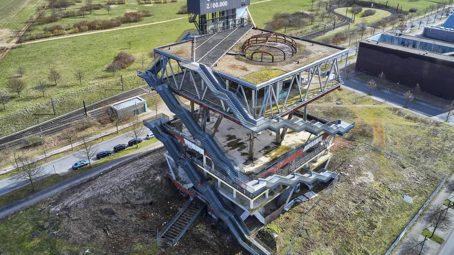Drohnenansicht des leerstehenden Holländischen Pavillon. Drohnenansicht des leerstehenden Holländischen Pavillon.